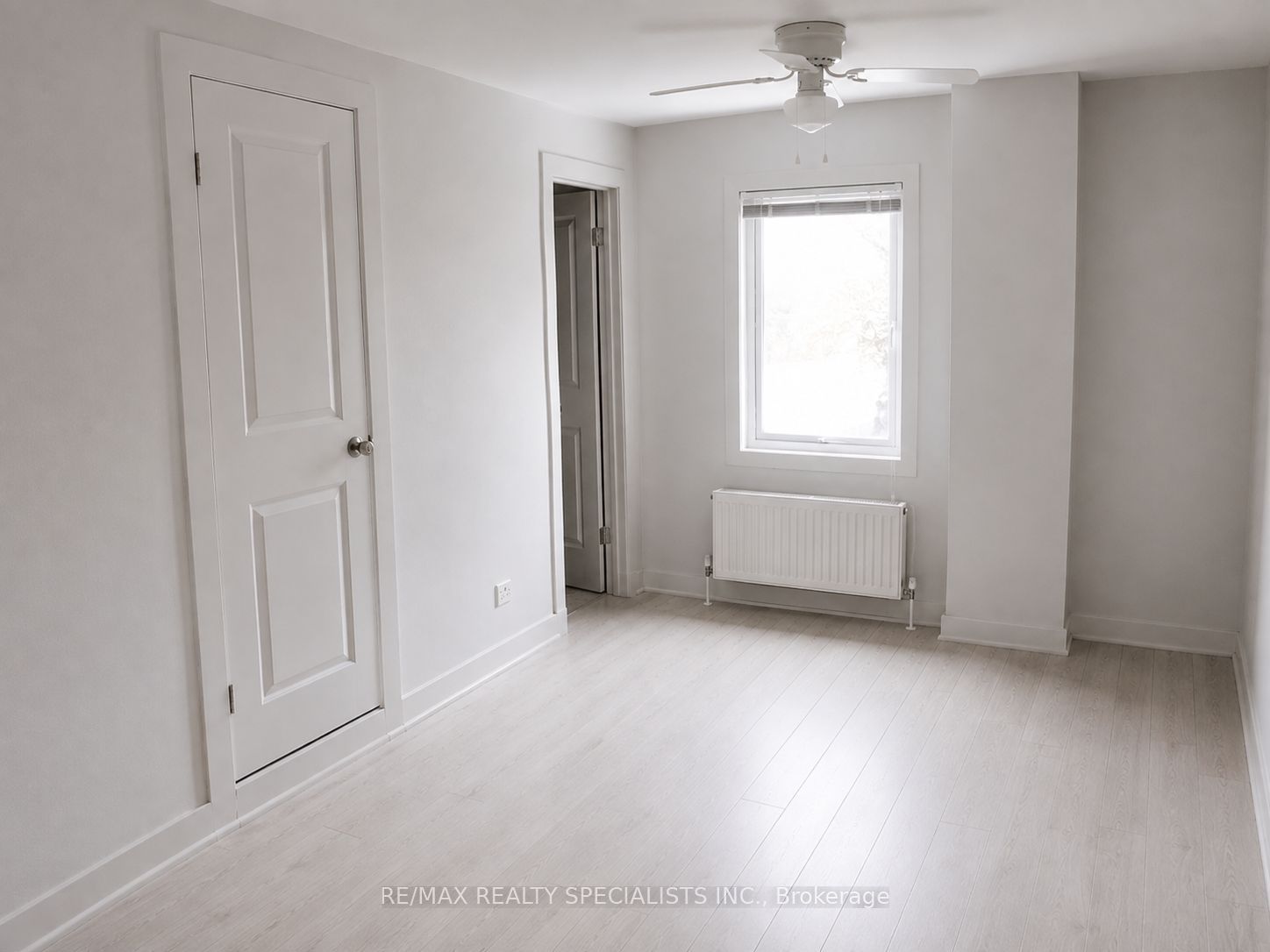 1659 Gerrard Street E Property Photo 16