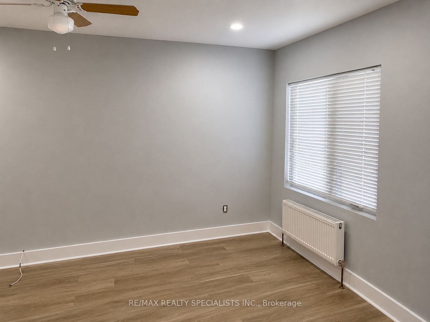 1659 Gerrard Street E Property Photo 20