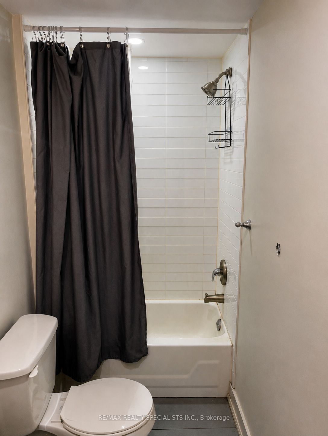 1659 Gerrard Street E Property Photo 25