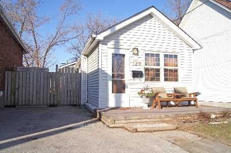 122 Harding Boulevard Property Photo 1
