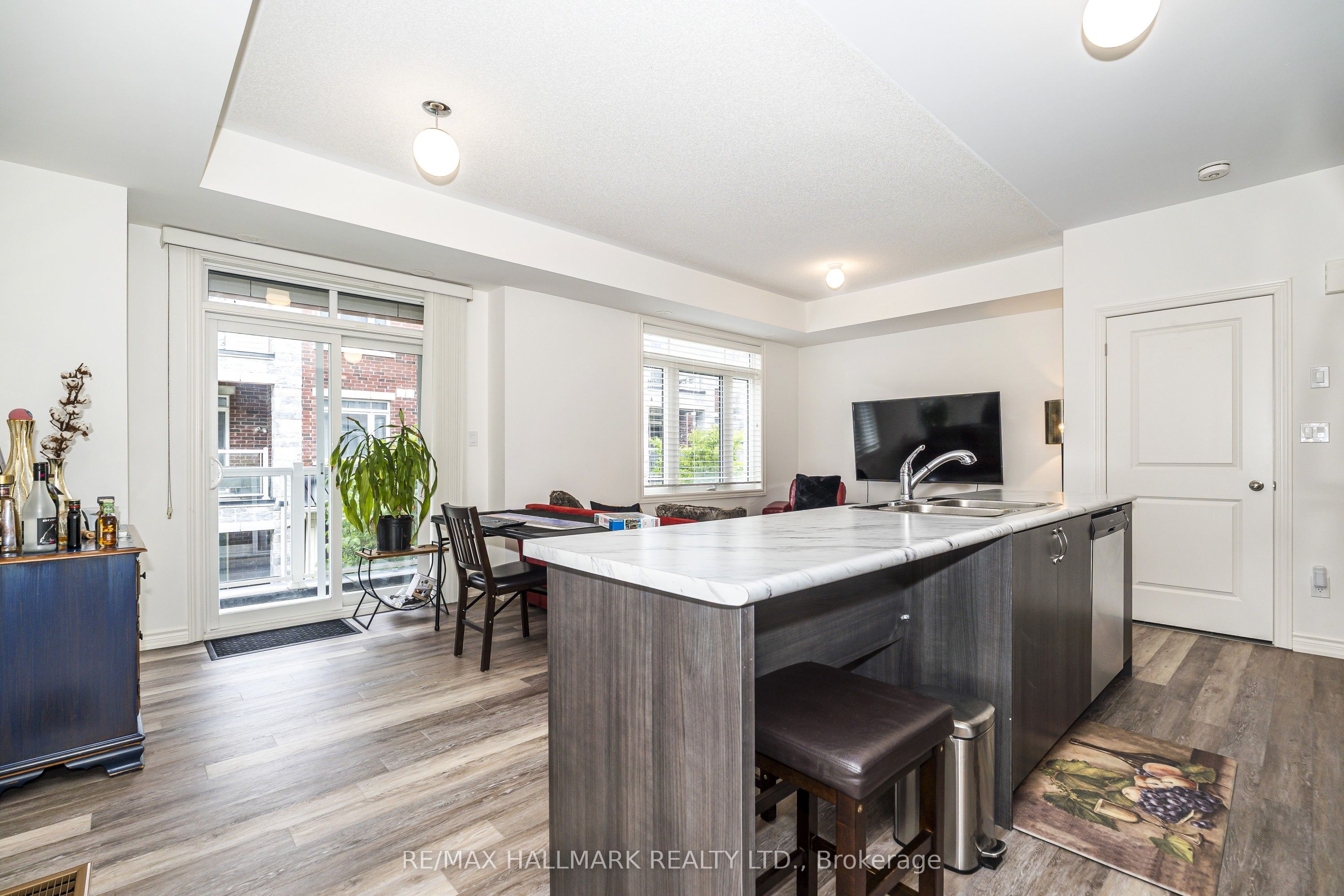2558 Ladyfern Crossing Property Photo 8