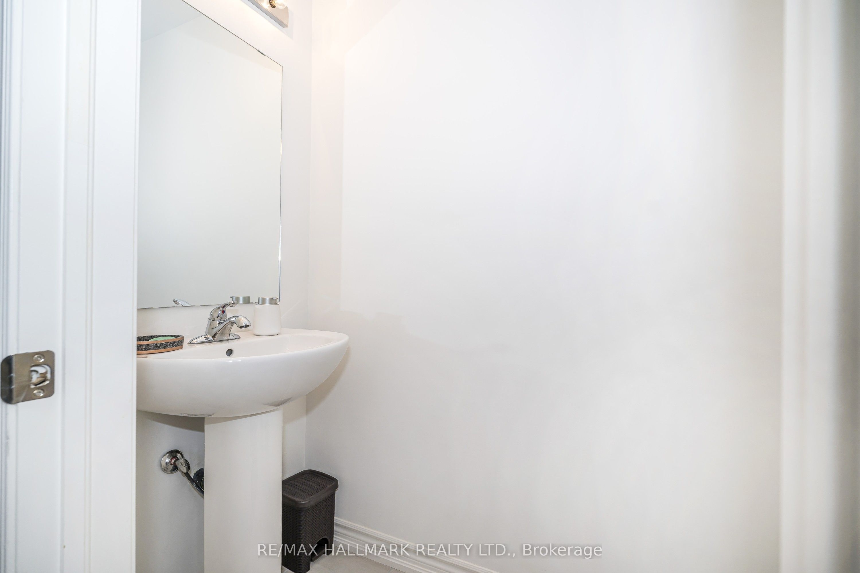 2558 Ladyfern Crossing Property Photo 25