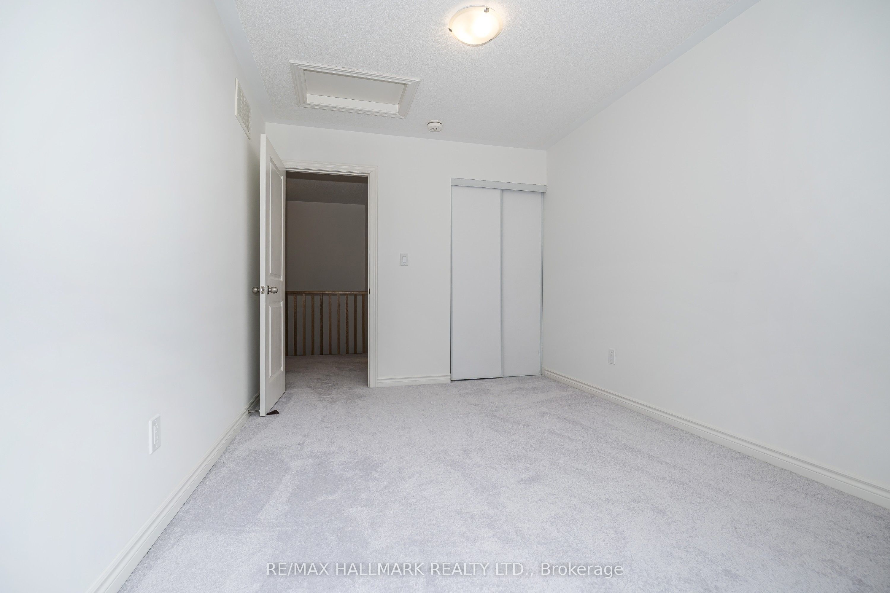 2558 Ladyfern Crossing Property Photo 32