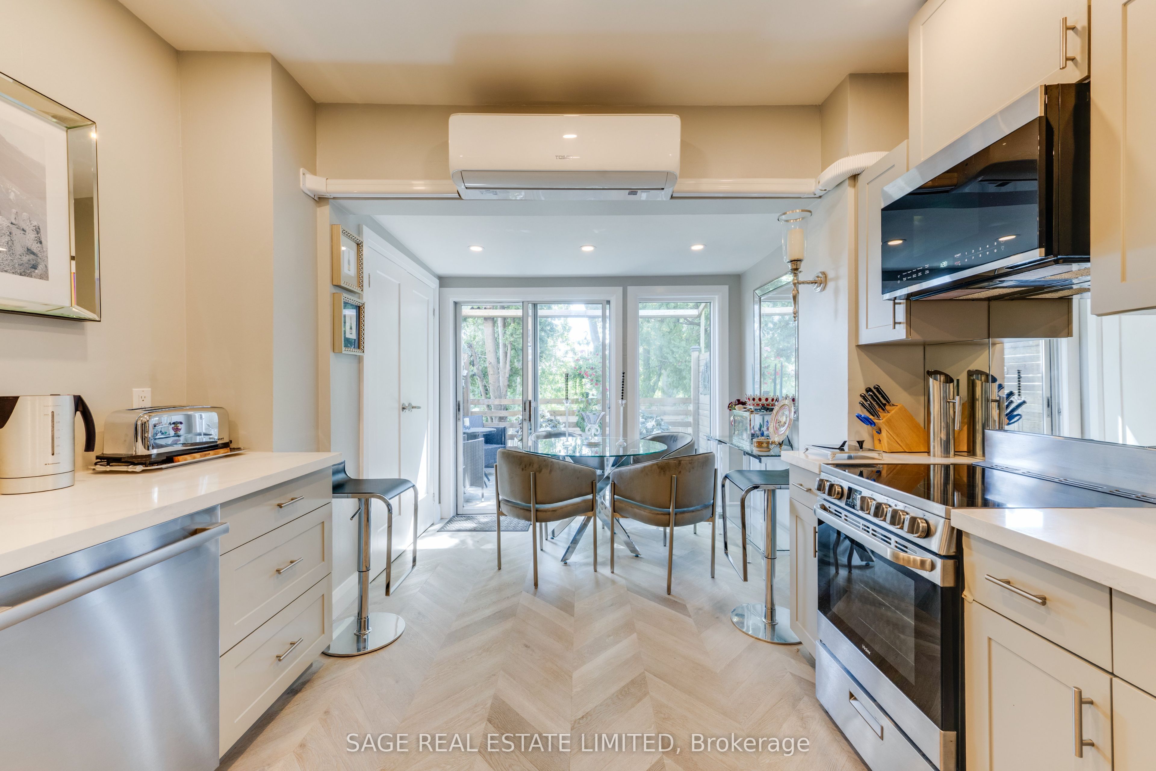 241 Langley Avenue Property Photo 2