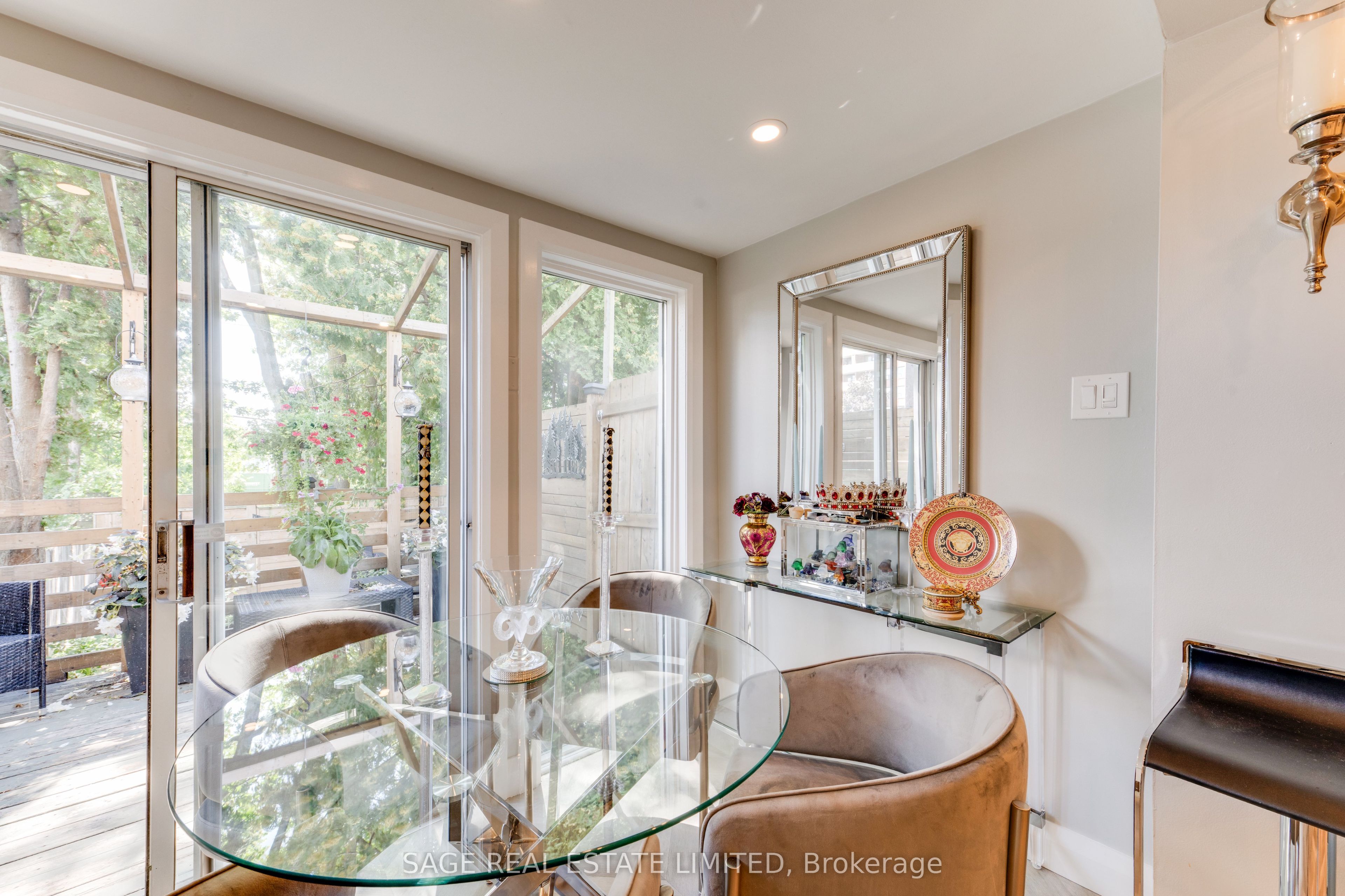 241 Langley Avenue Property Photo 16