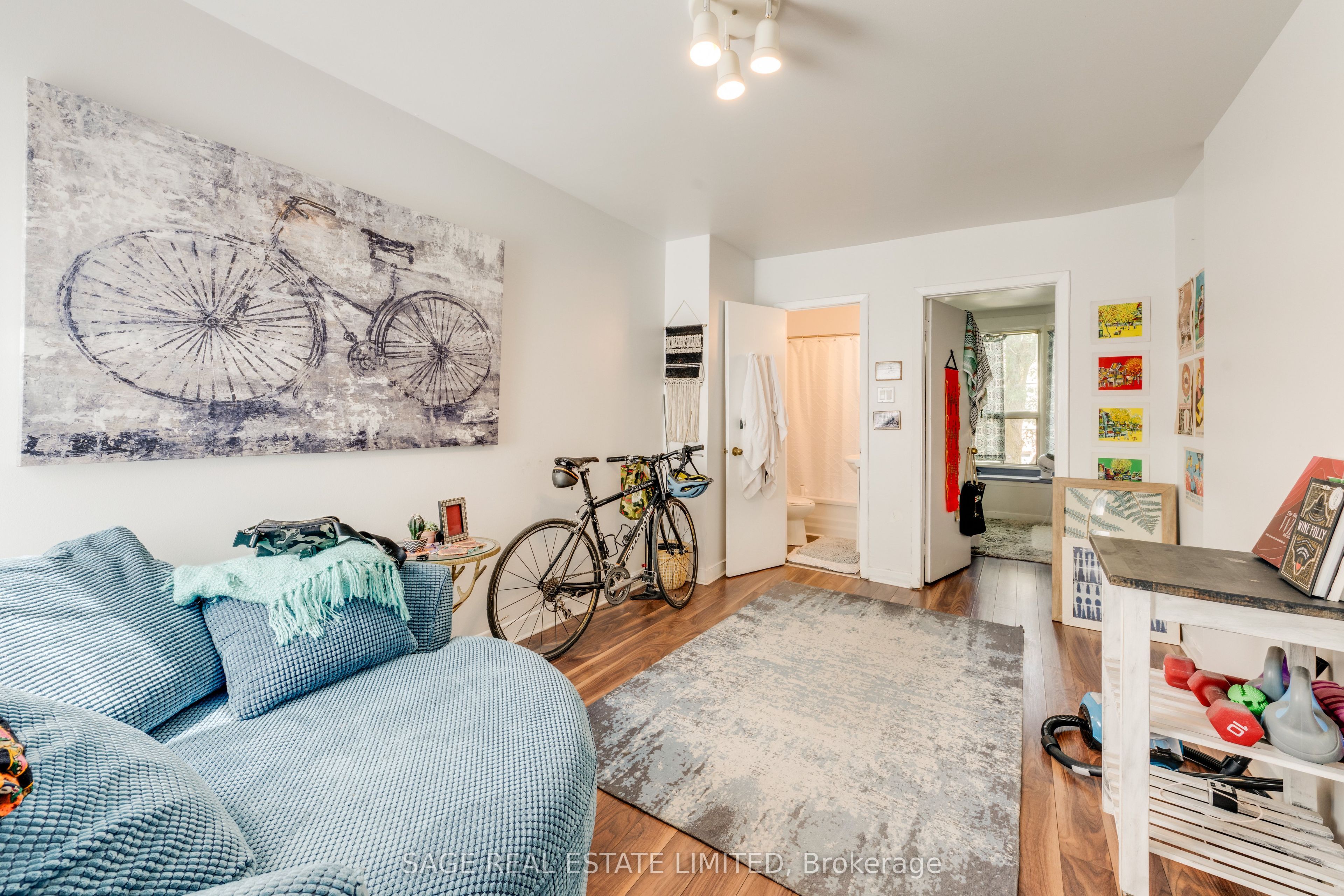 241 Langley Avenue Property Photo 20