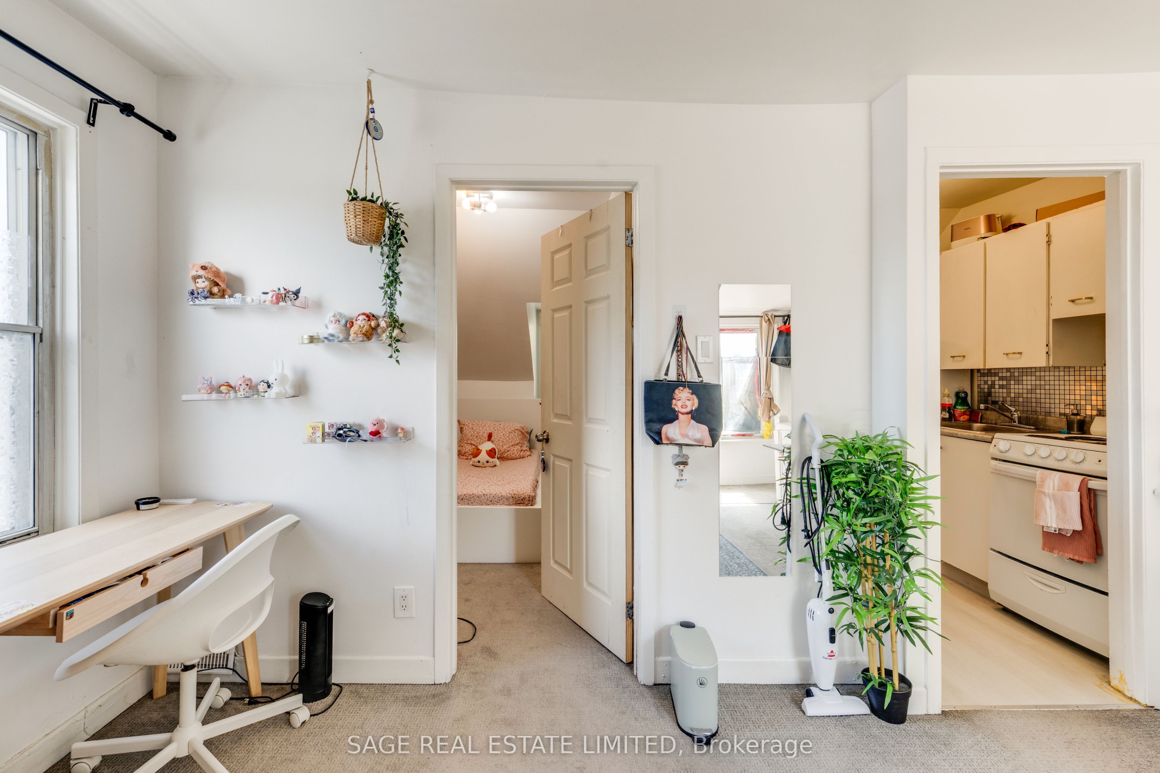 241 Langley Avenue Property Photo 29
