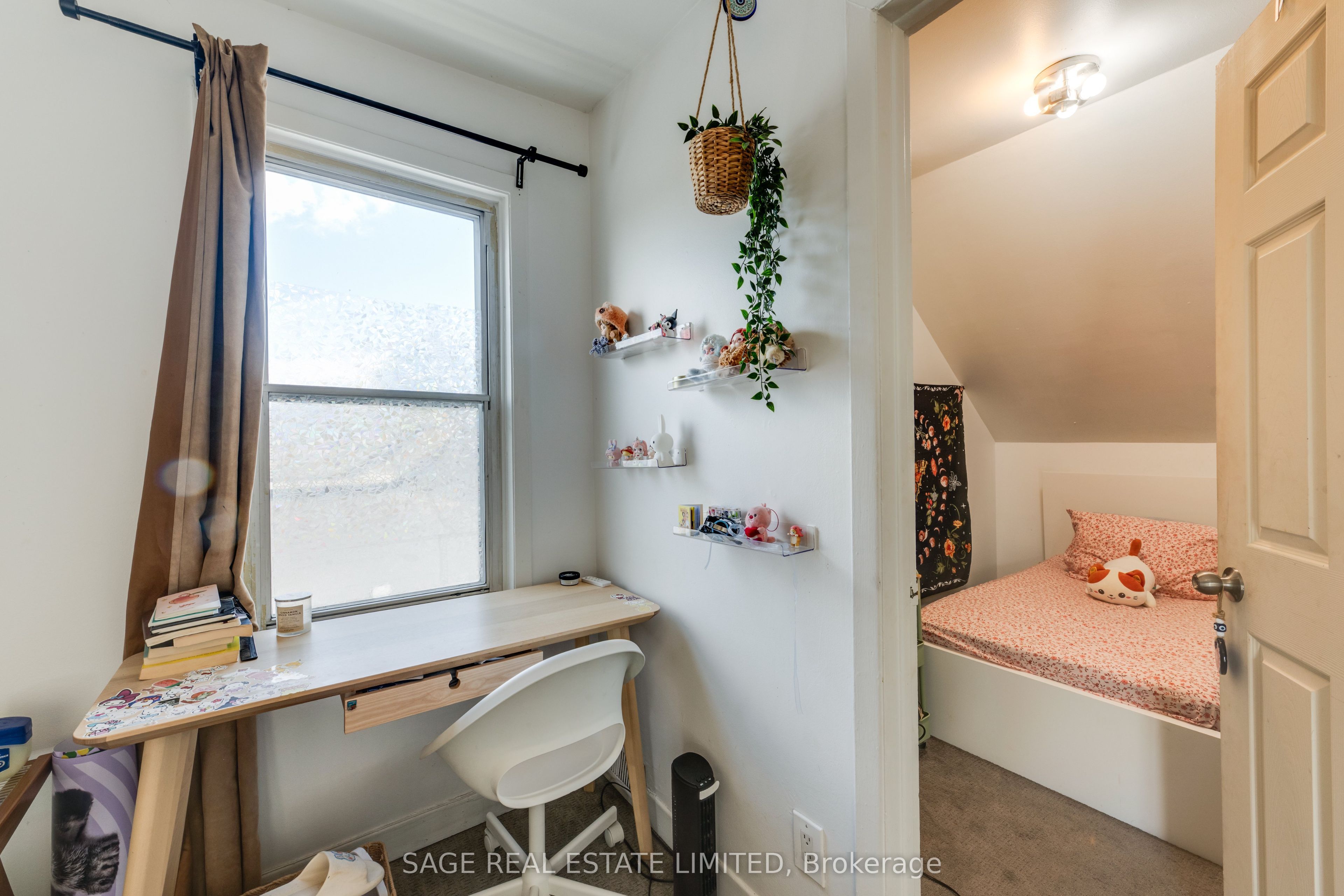 241 Langley Avenue Property Photo 31