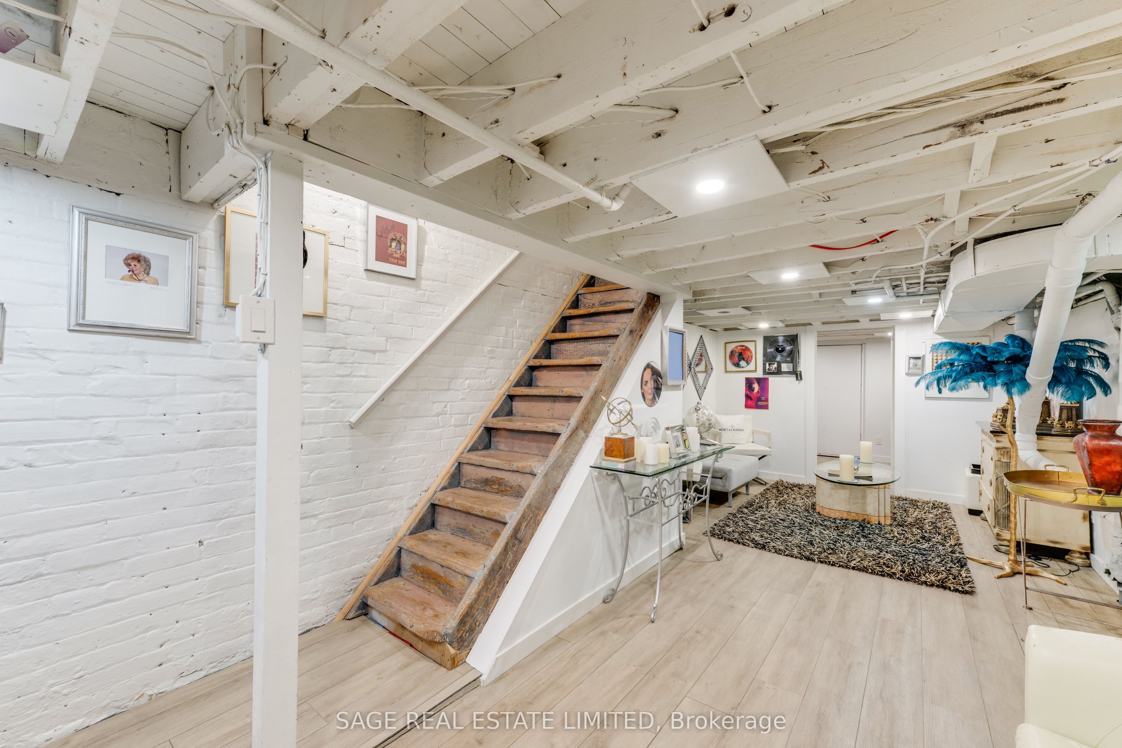 241 Langley Avenue Property Photo 34