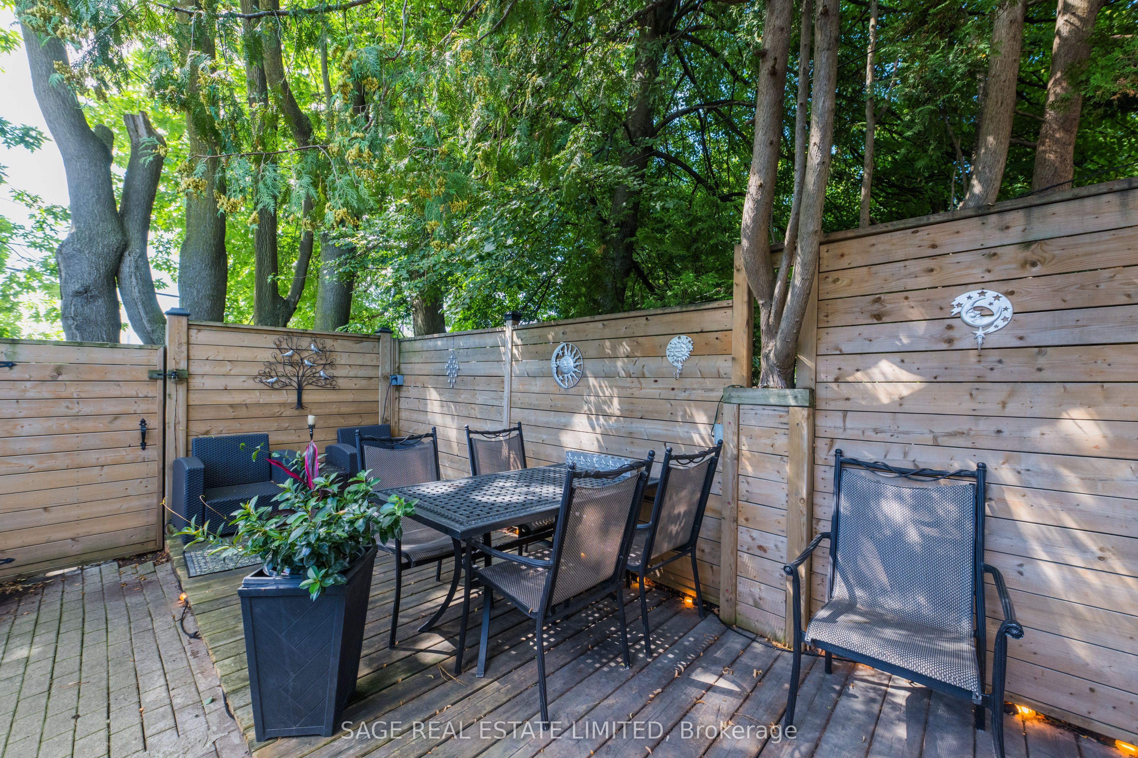 241 Langley Avenue Property Photo 43