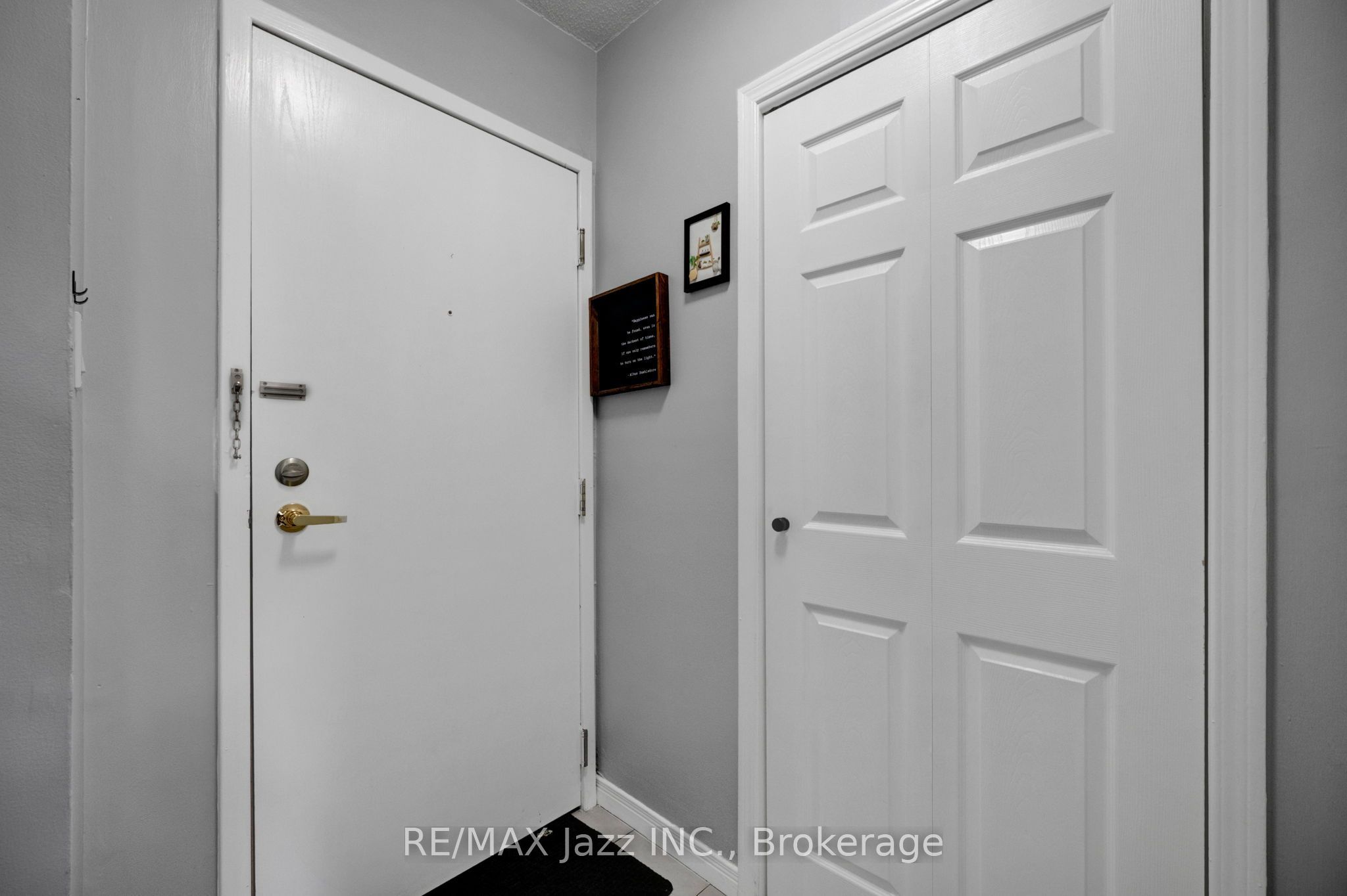 80 Athol Street E 608 Property Photo 2
