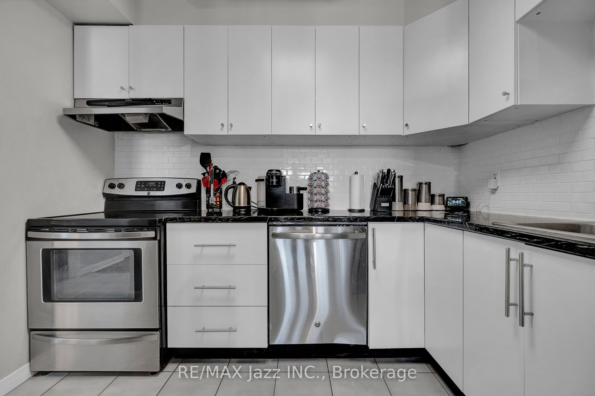 80 Athol Street E 608 Property Photo 5
