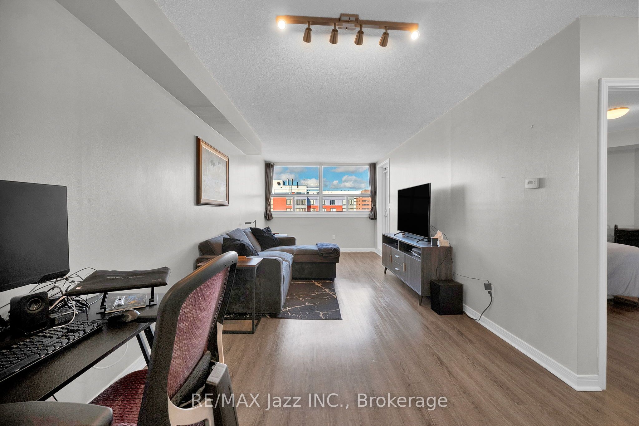 80 Athol Street E 608 Property Photo 8