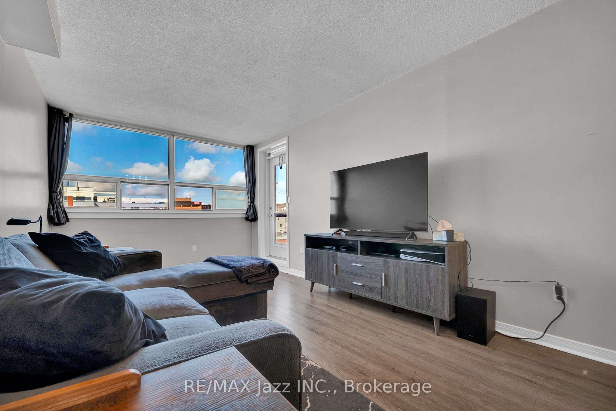80 Athol Street E 608 Property Photo 12