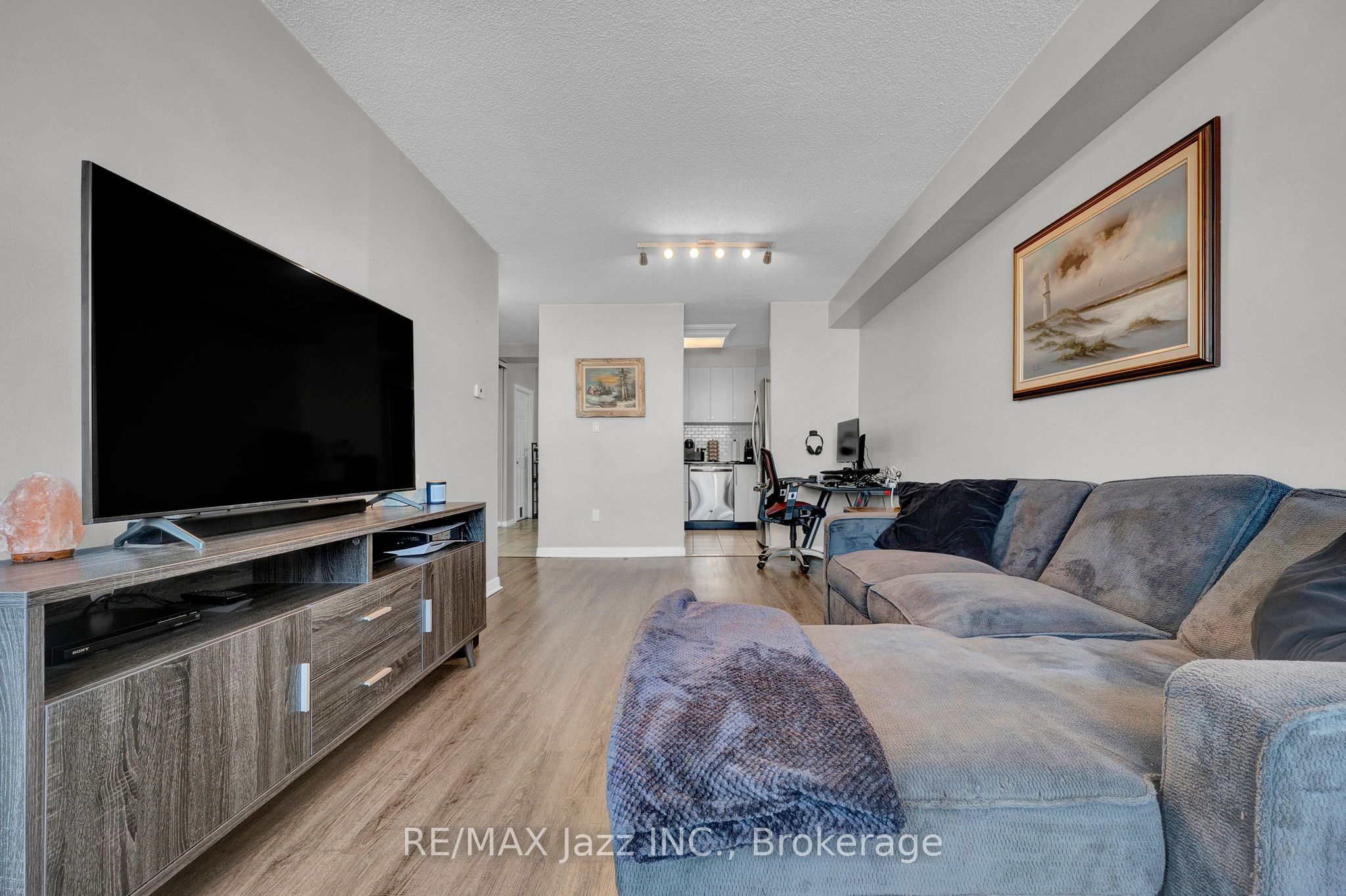 80 Athol Street E 608 Property Photo 13