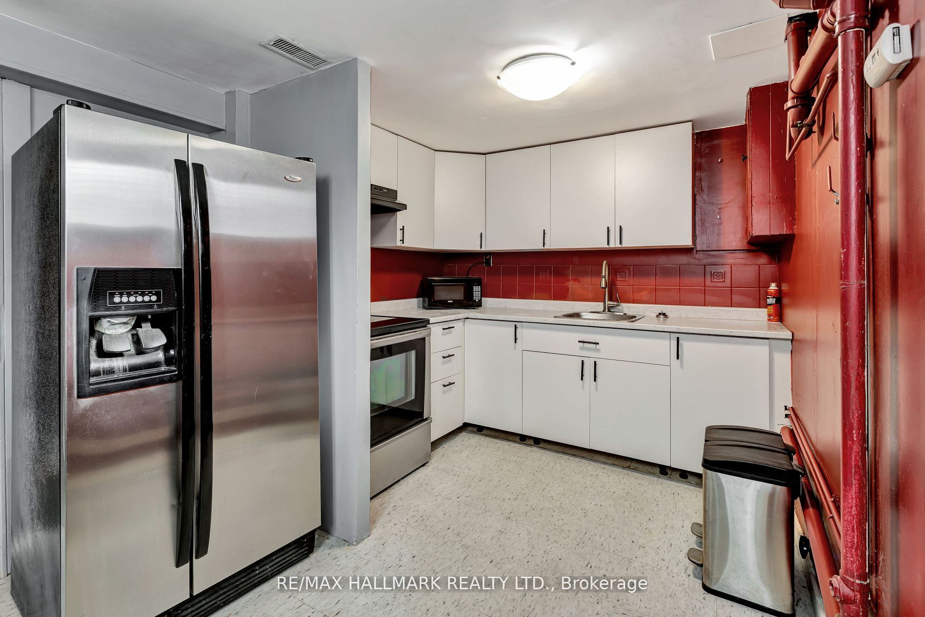 90 Santamonica Boulevard Bsmt Property Photo 5