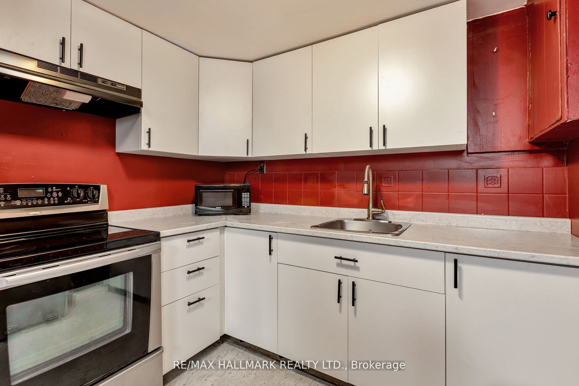 90 Santamonica Boulevard Bsmt Property Photo 6
