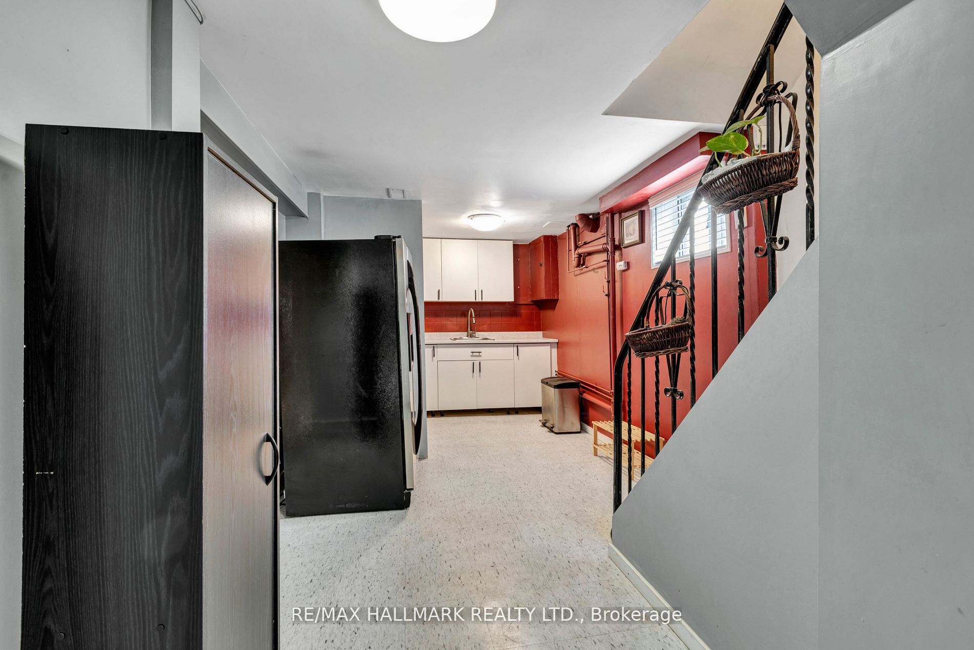 90 Santamonica Boulevard Bsmt Property Photo 7