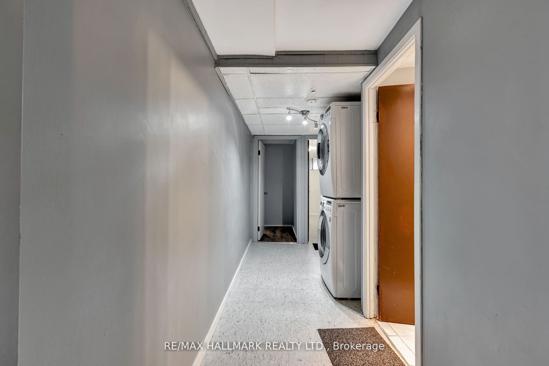 90 Santamonica Boulevard Bsmt Property Photo 14