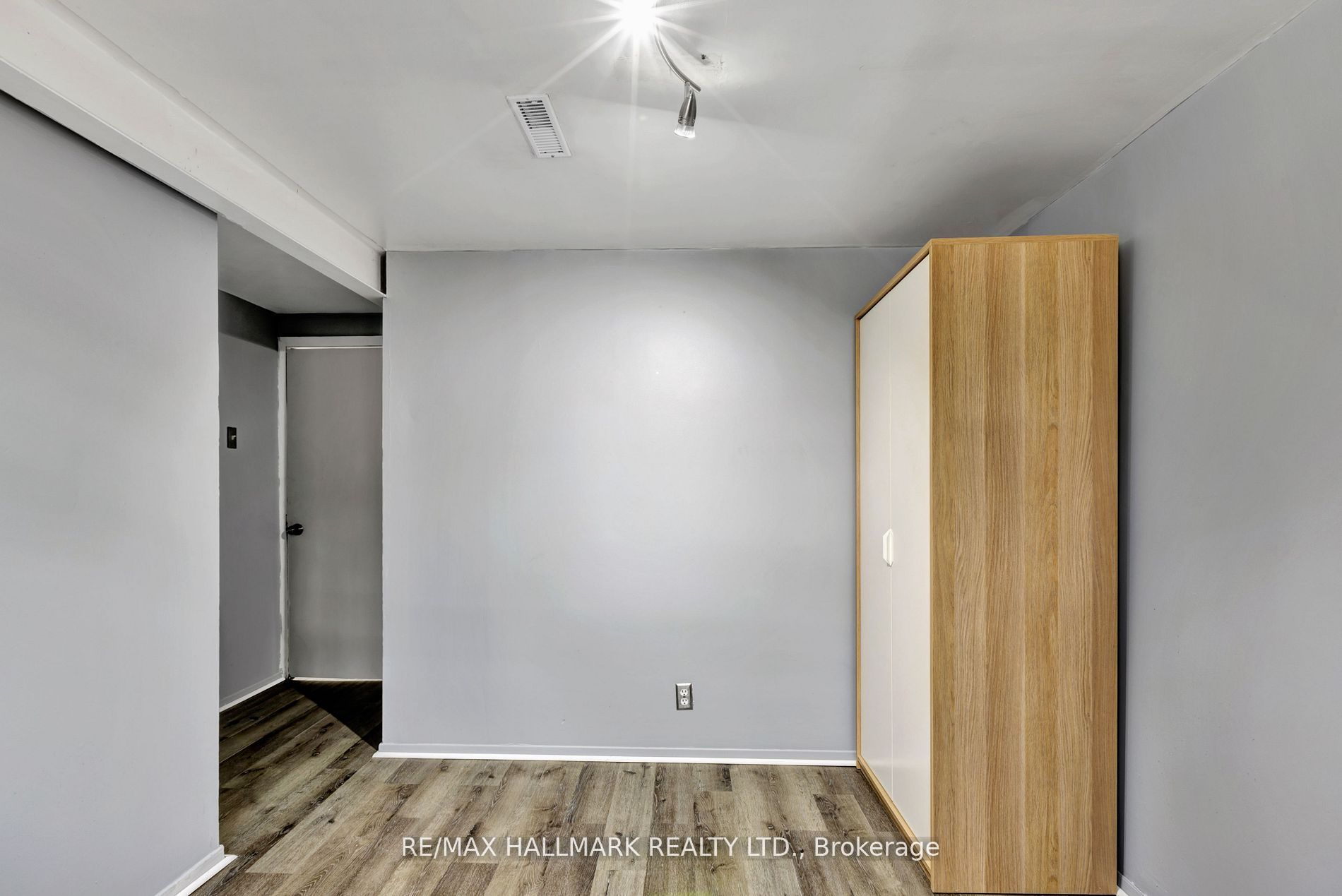 90 Santamonica Boulevard Bsmt Property Photo 16