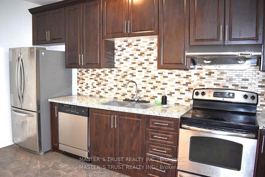 966 Dundas Street E Property Photo 6