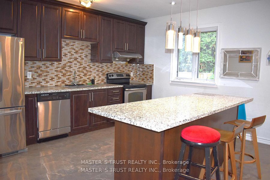 966 Dundas Street E Property Photo 9