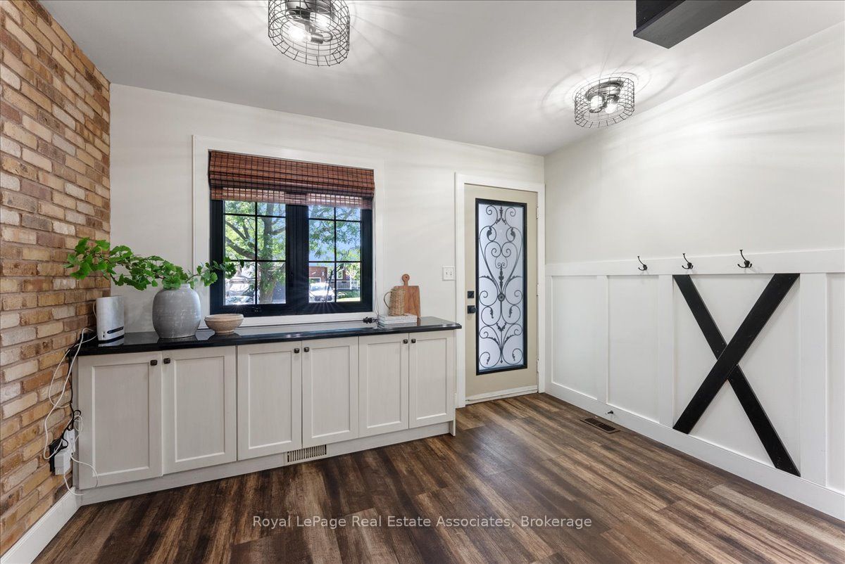 1464 Trowbridge Drive Property Photo 4