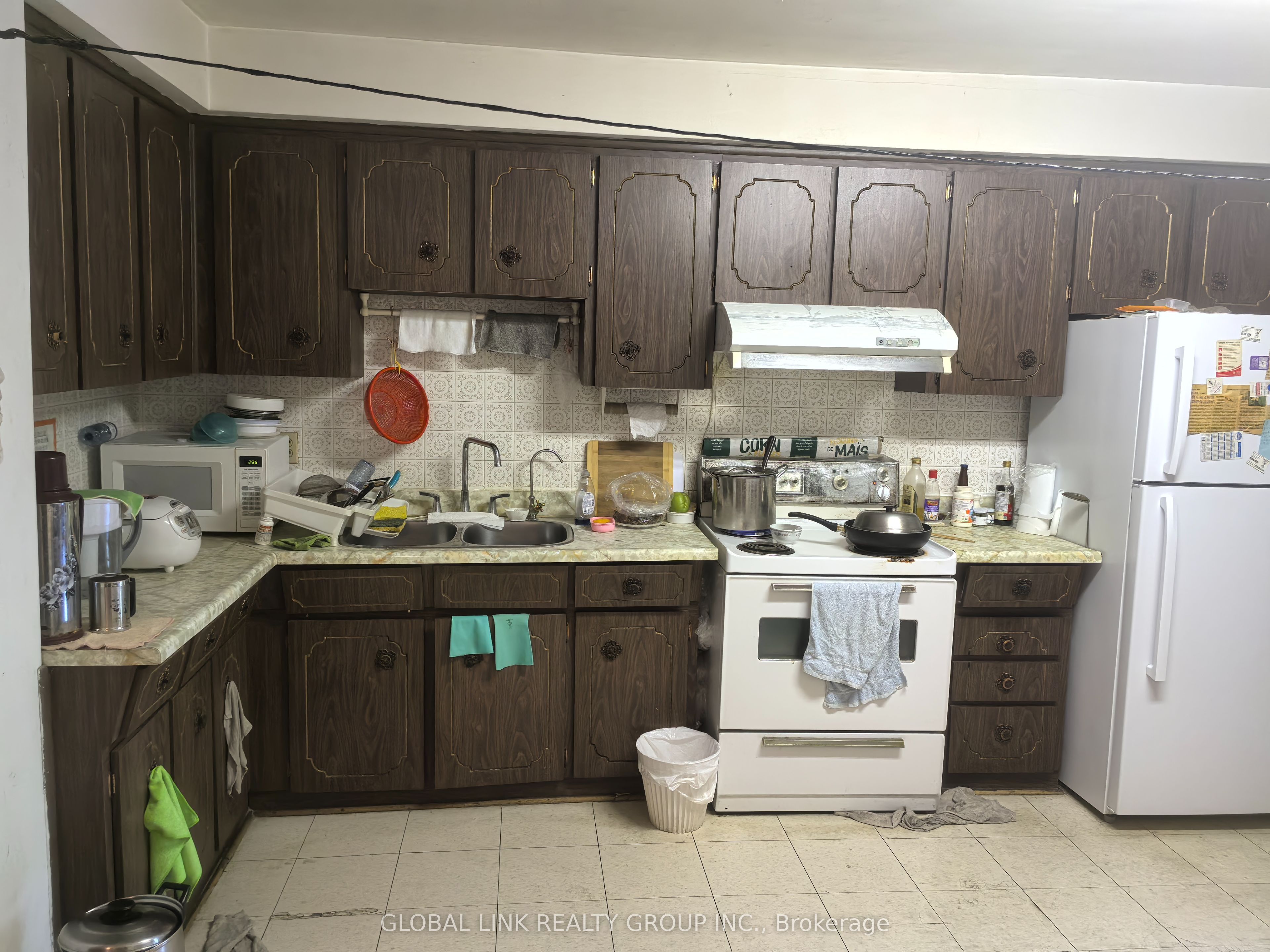 1346 Danforth Avenue Property Photo 9