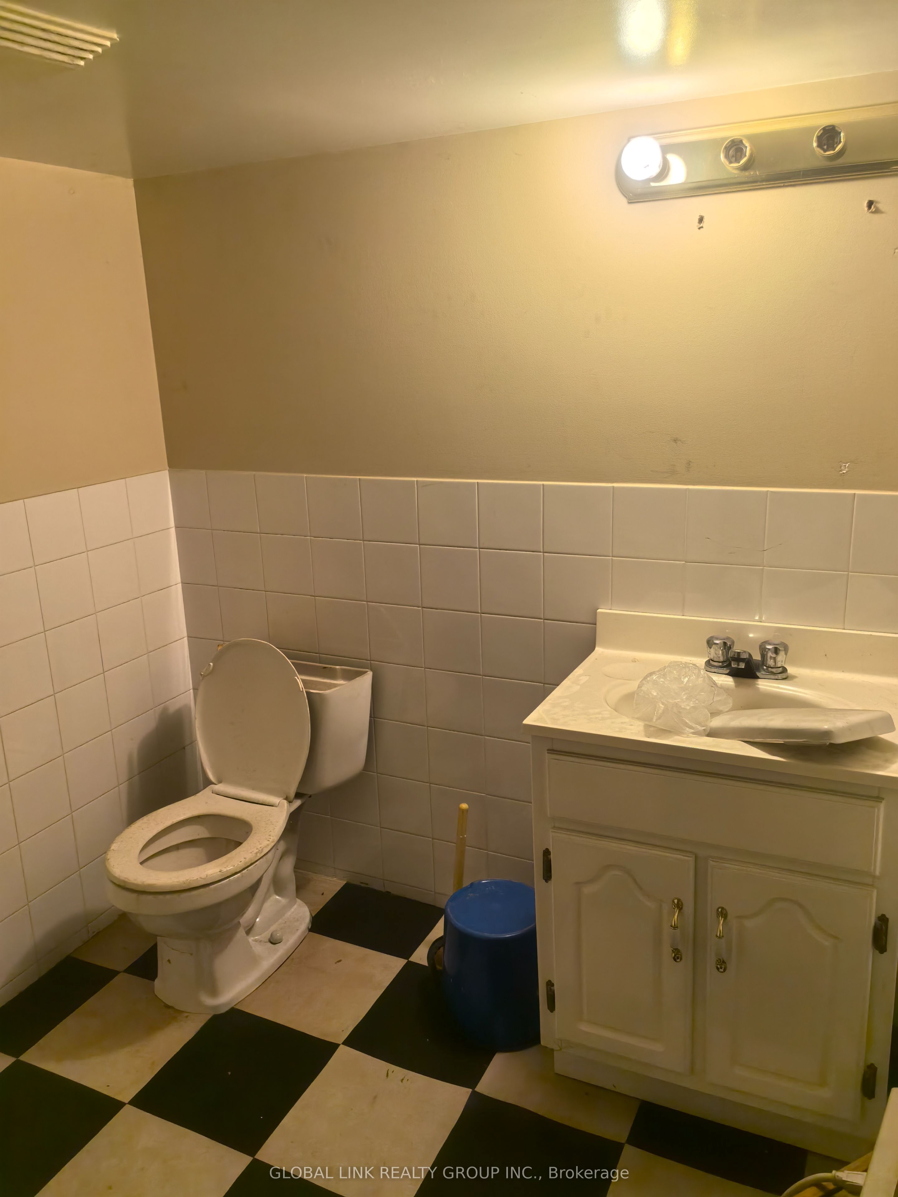 1346 Danforth Avenue Property Photo 10