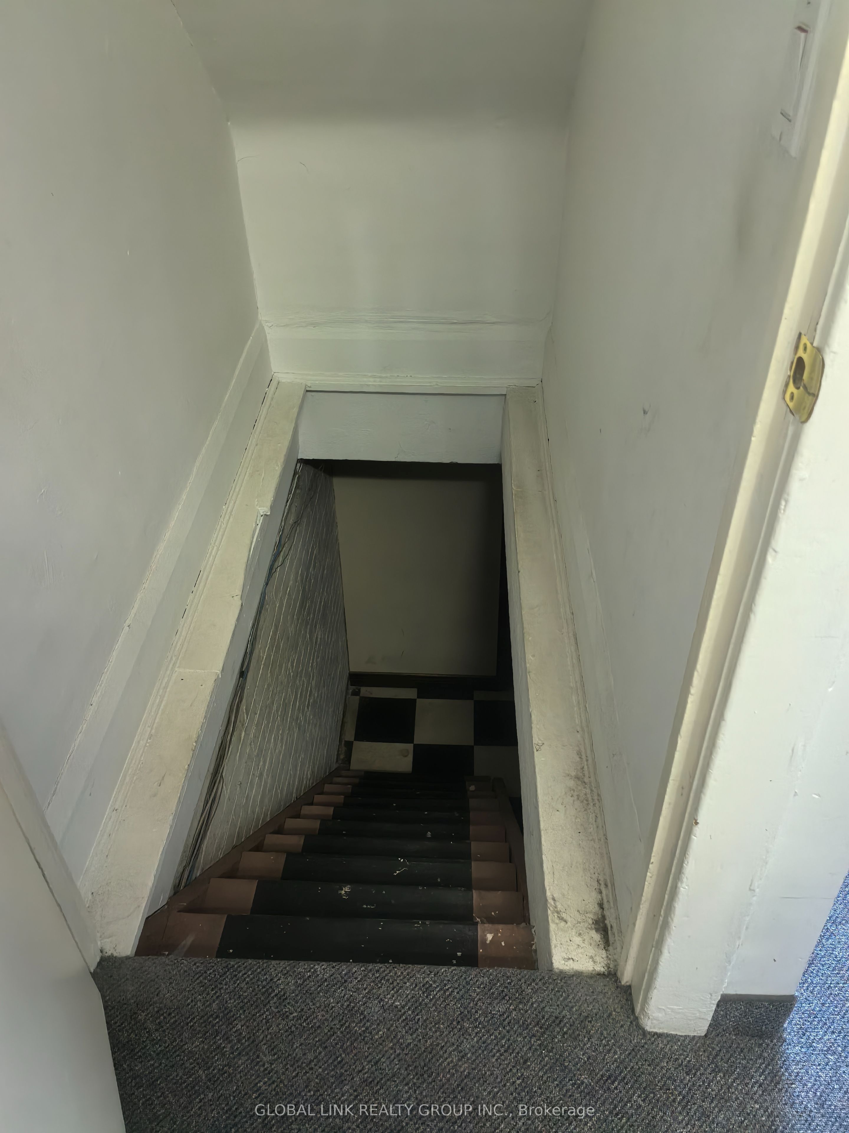 1346 Danforth Avenue Property Photo 12