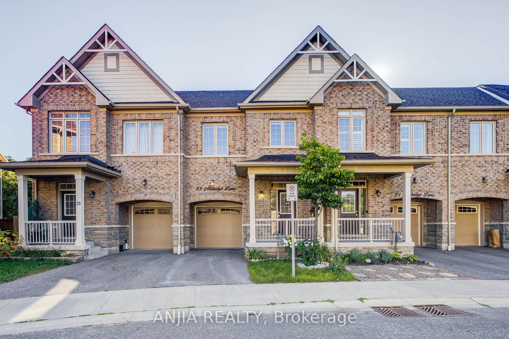 33 Aldridge Lane Property Photo 1
