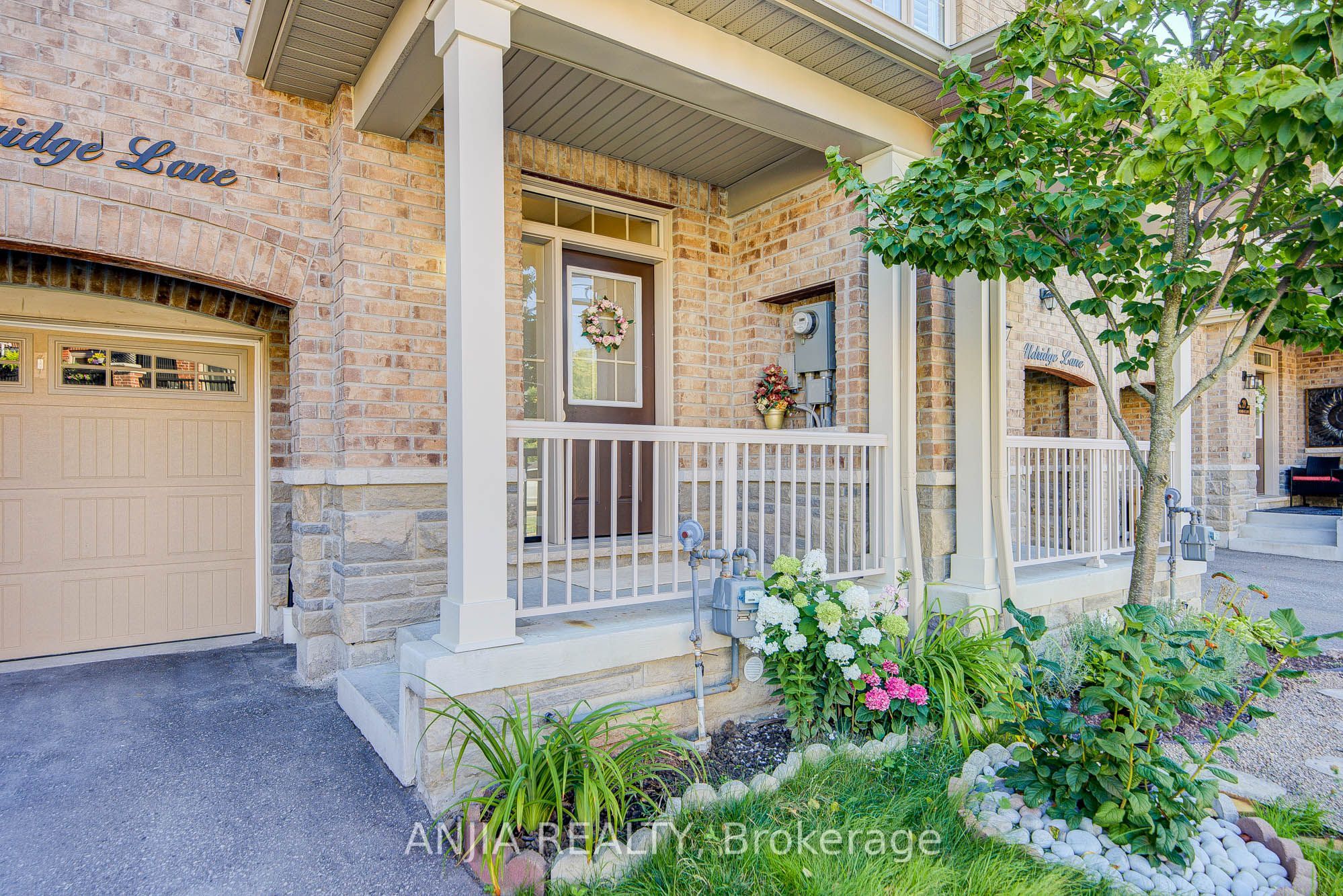 33 Aldridge Lane Property Photo 2