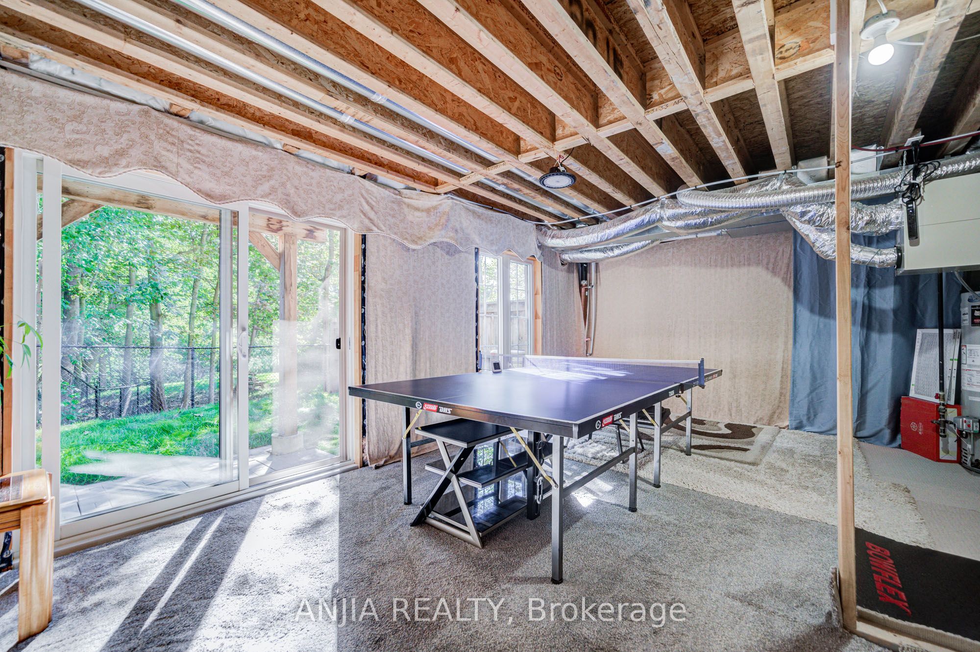 33 Aldridge Lane Property Photo 32