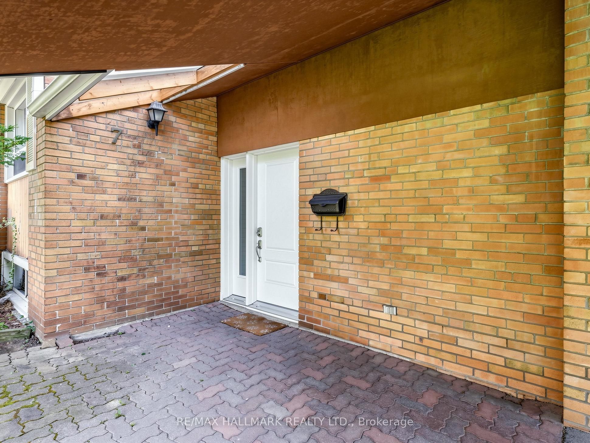 7 Panmure Crescent Property Photo 3