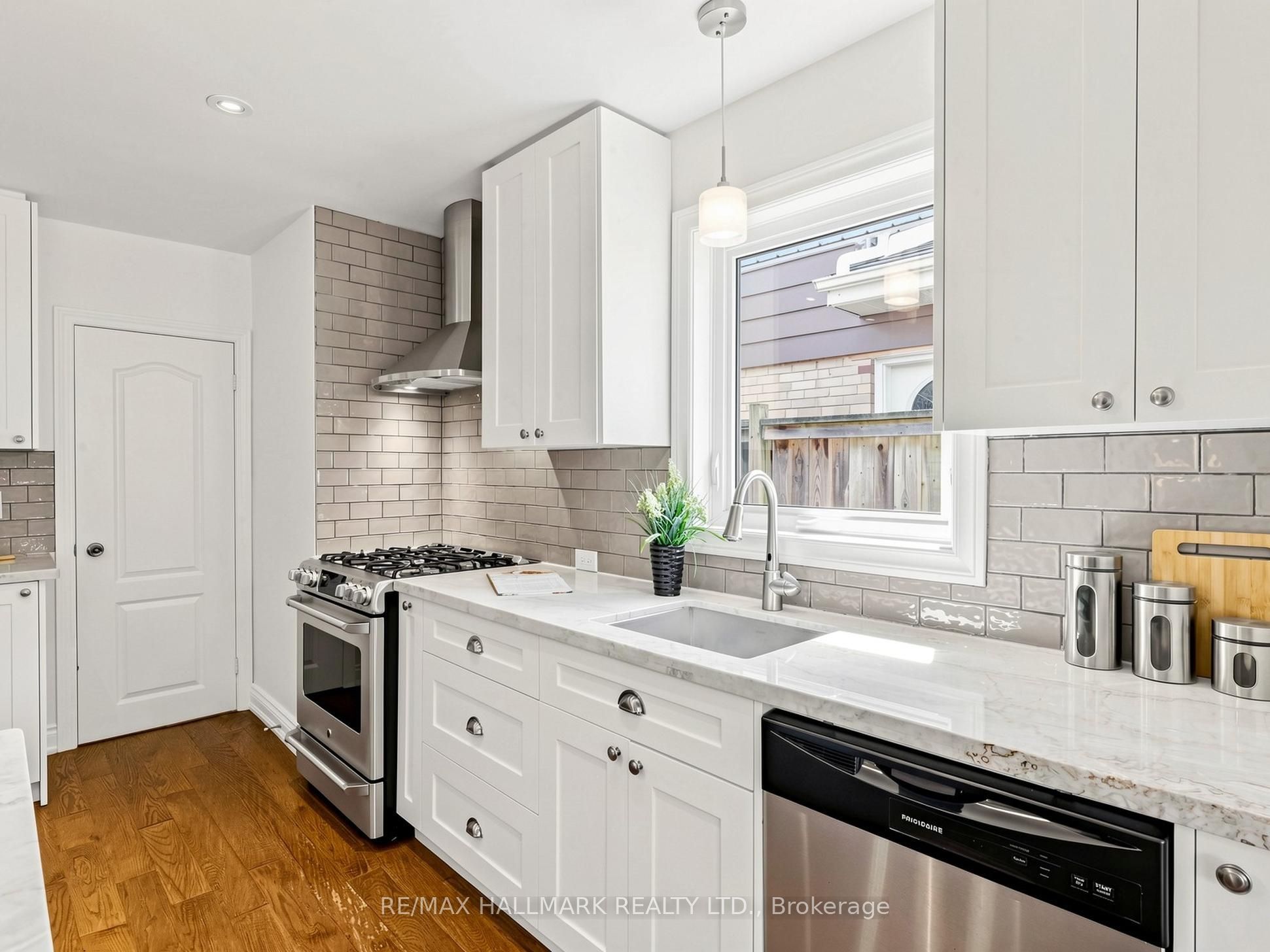 7 Panmure Crescent Property Photo 14