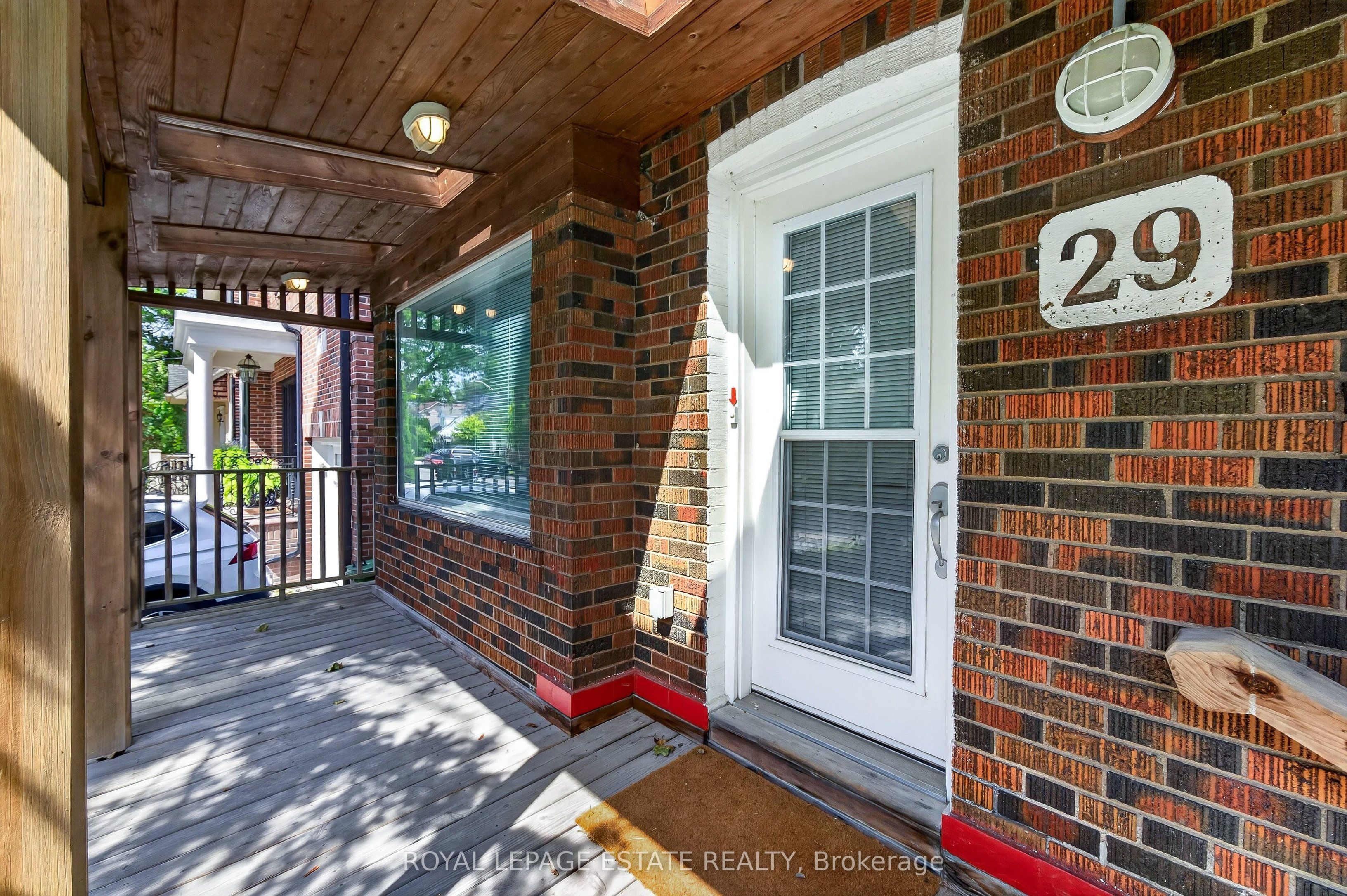 29 Red Deer Avenue Property Photo 6