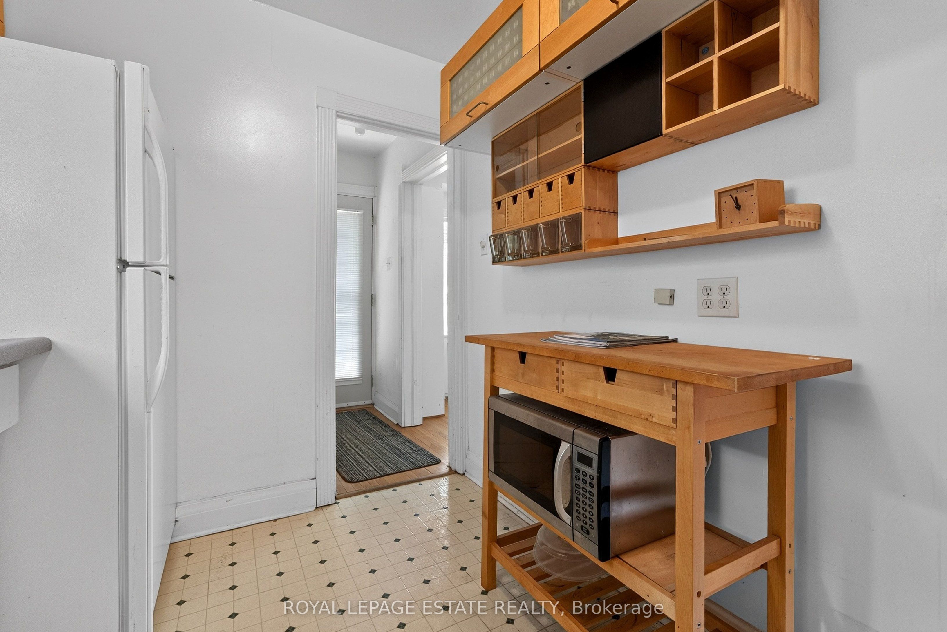 29 Red Deer Avenue Property Photo 14