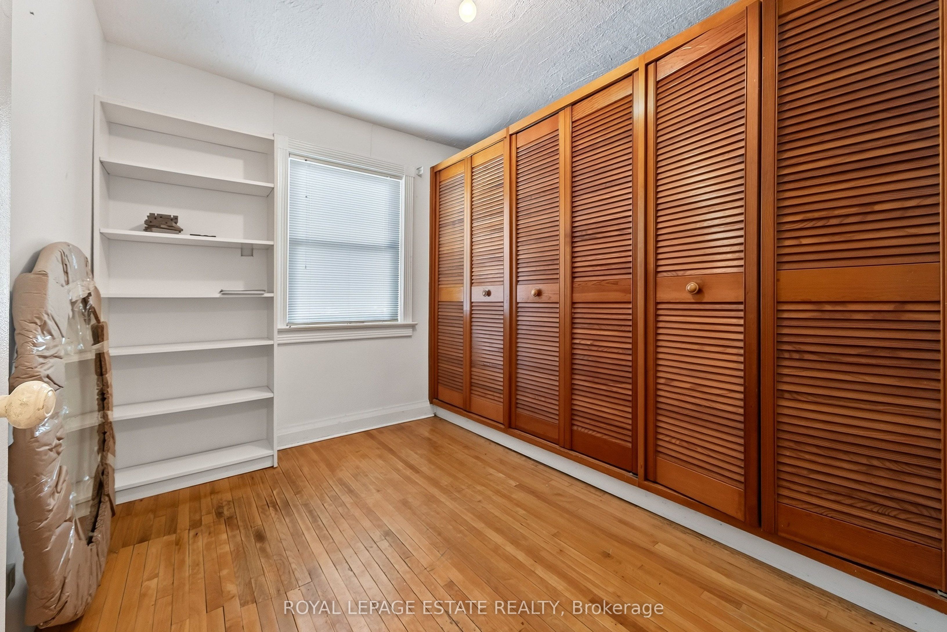 29 Red Deer Avenue Property Photo 16