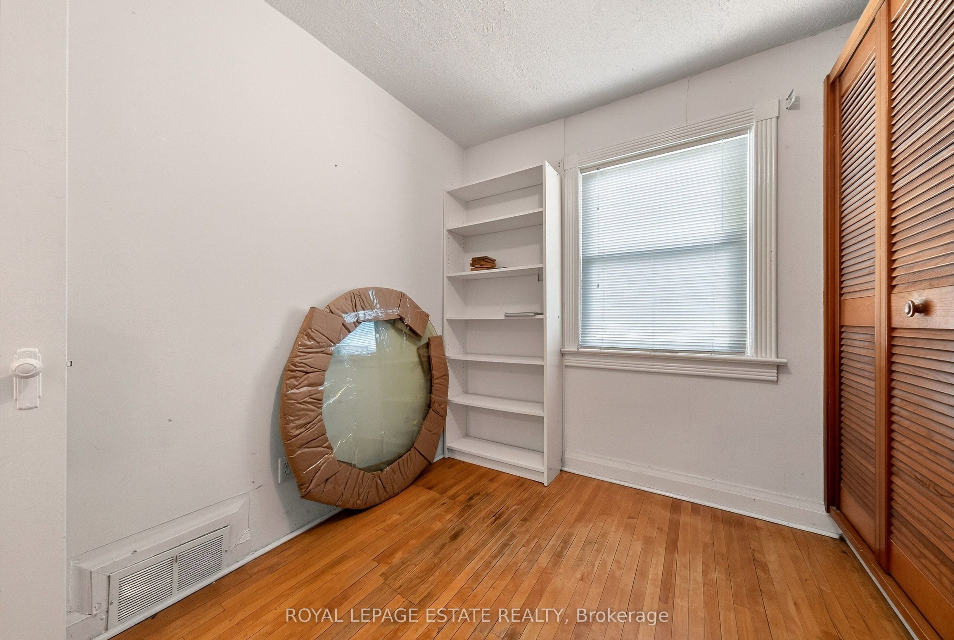 29 Red Deer Avenue Property Photo 17
