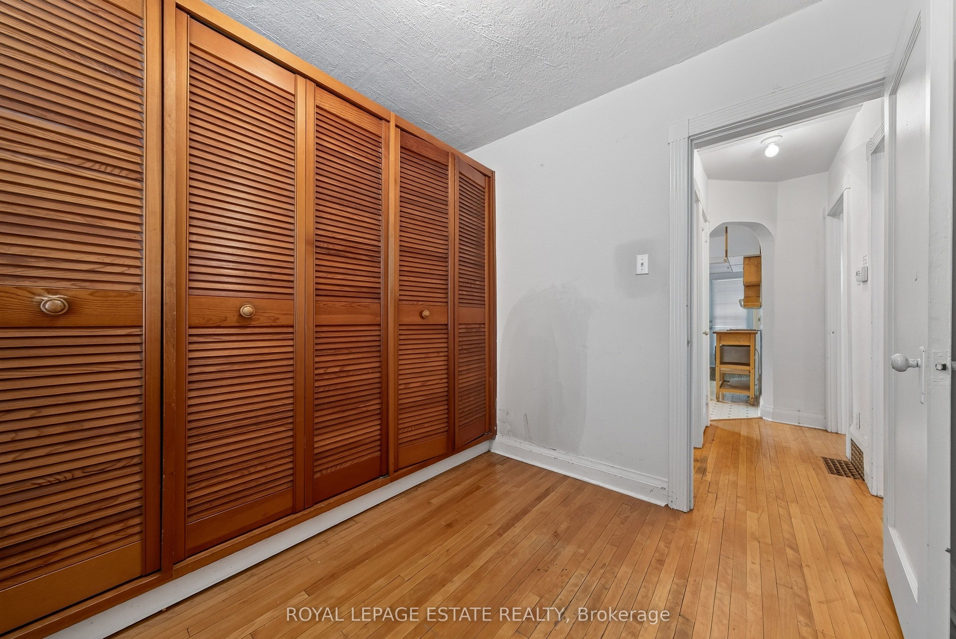 29 Red Deer Avenue Property Photo 18