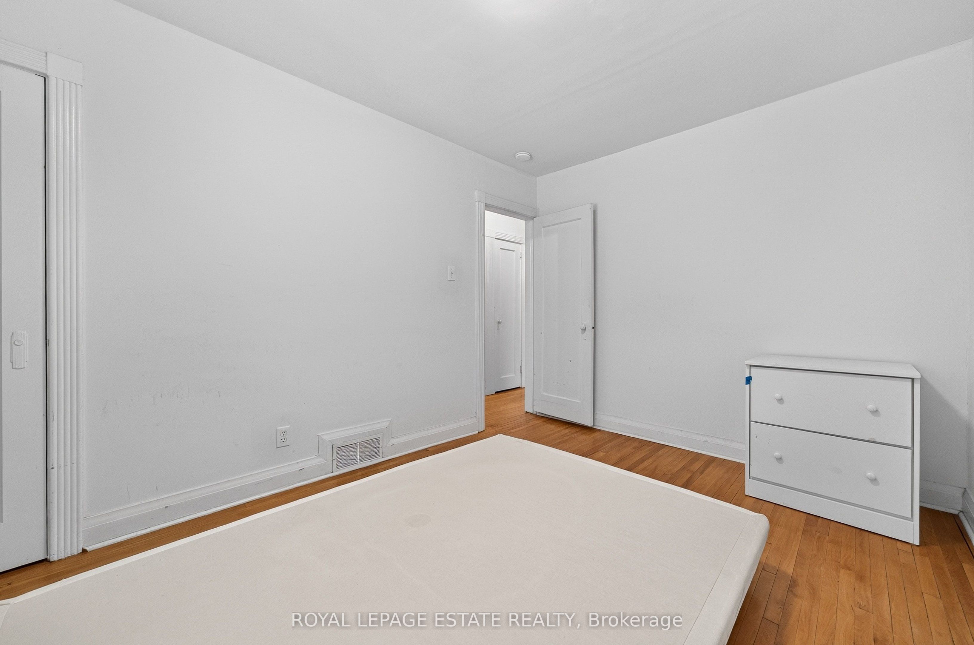 29 Red Deer Avenue Property Photo 21
