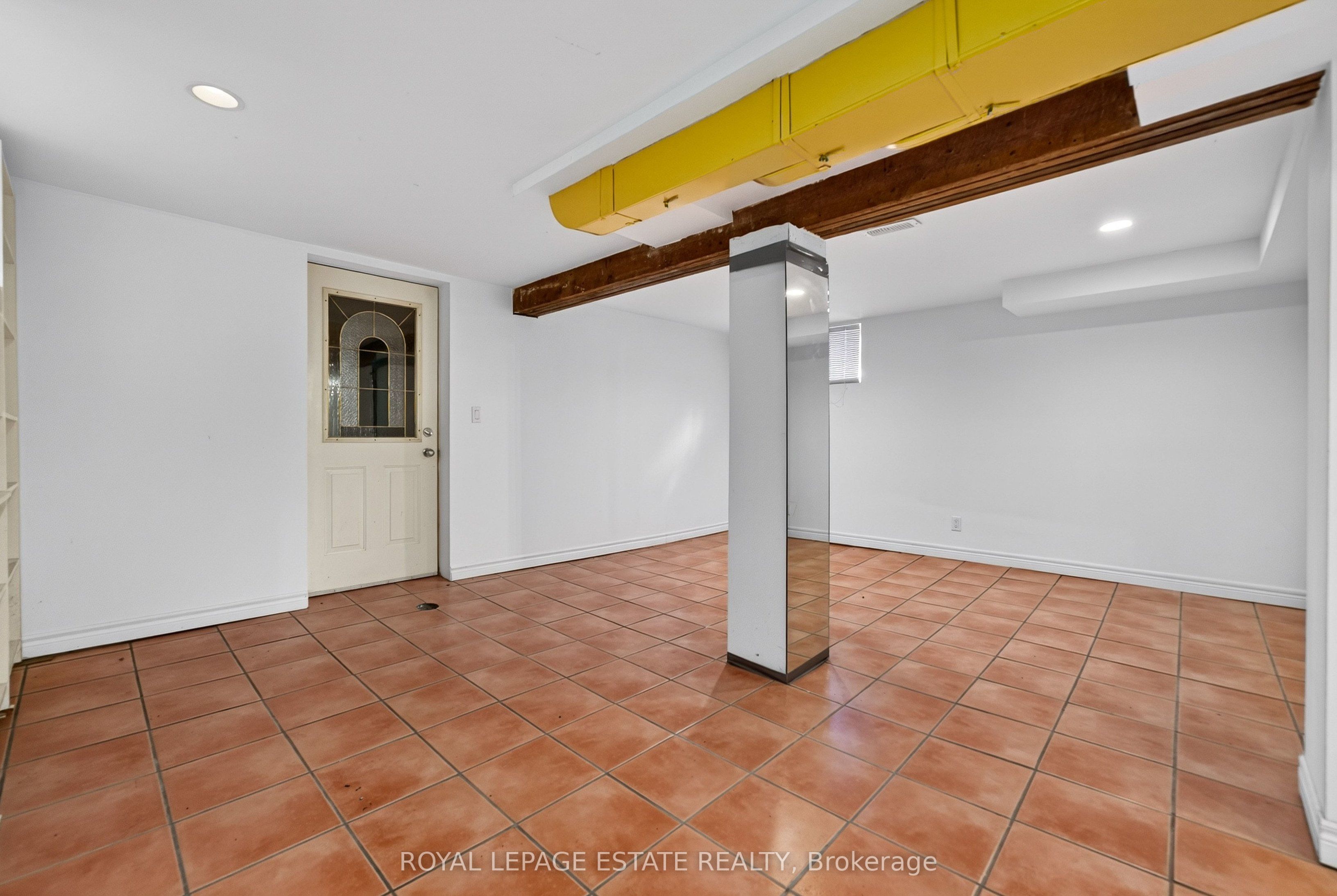 29 Red Deer Avenue Property Photo 26