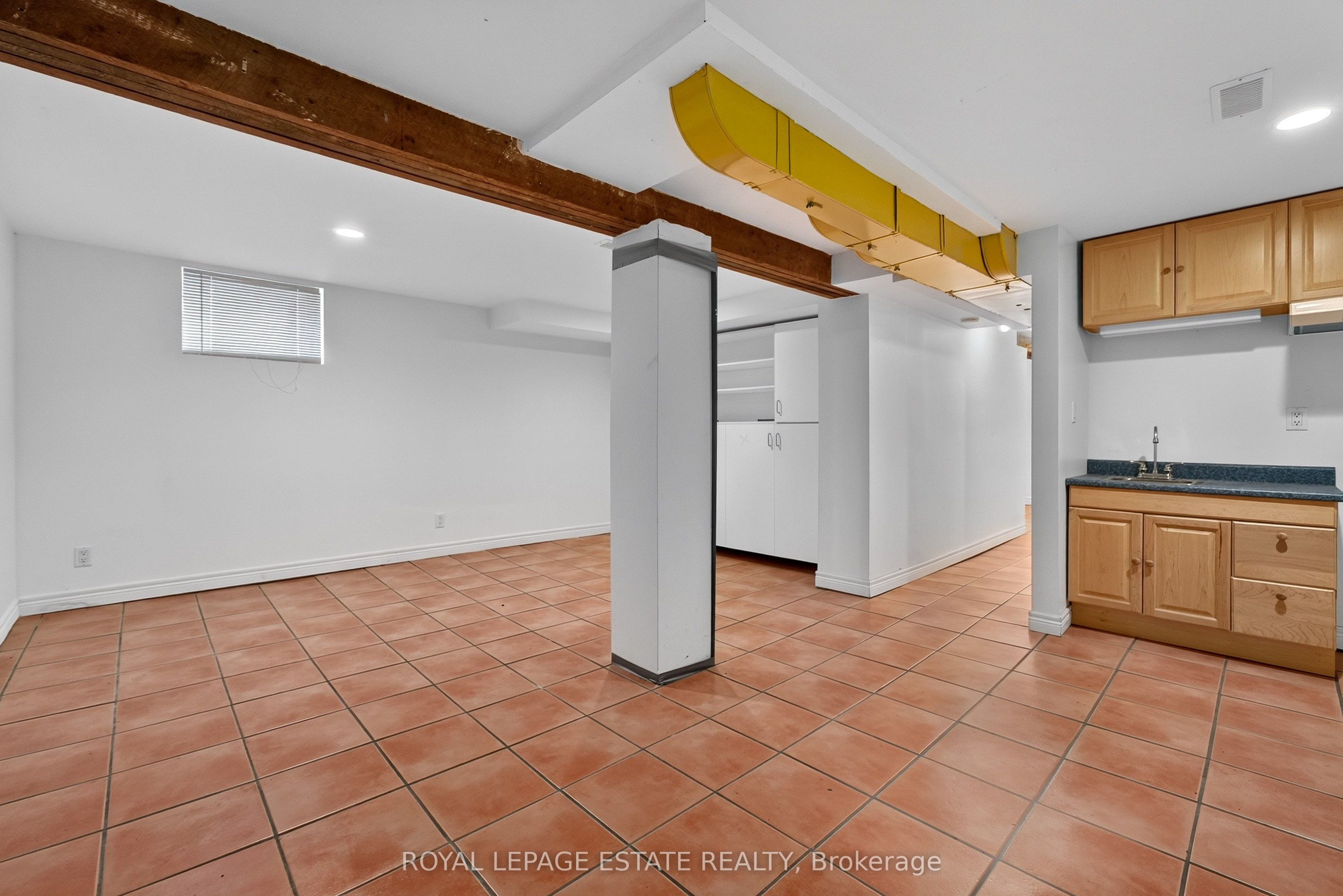 29 Red Deer Avenue Property Photo 27