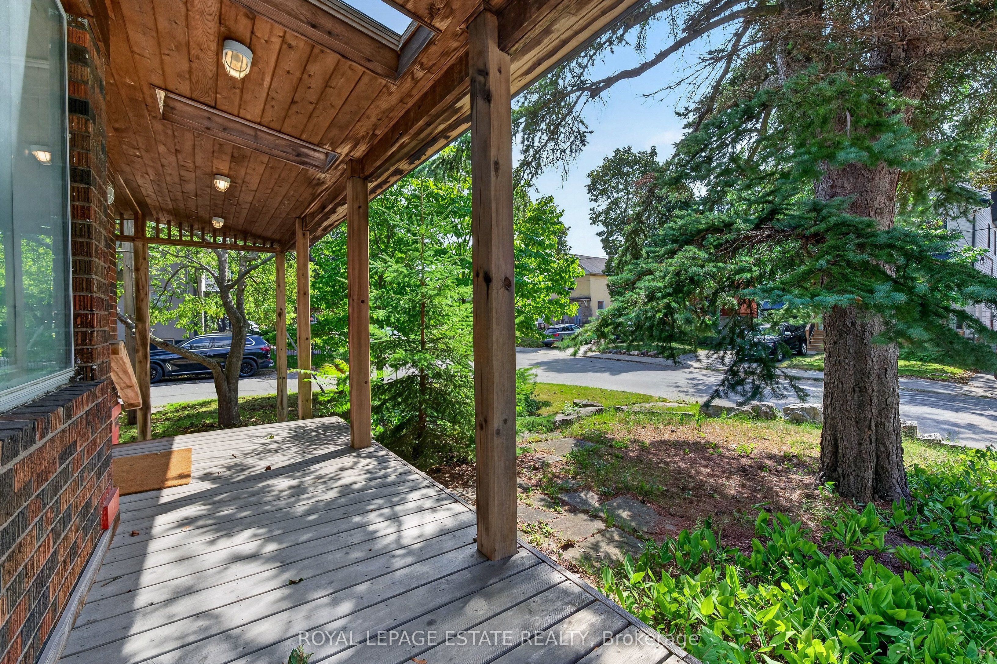 29 Red Deer Avenue Property Photo 31