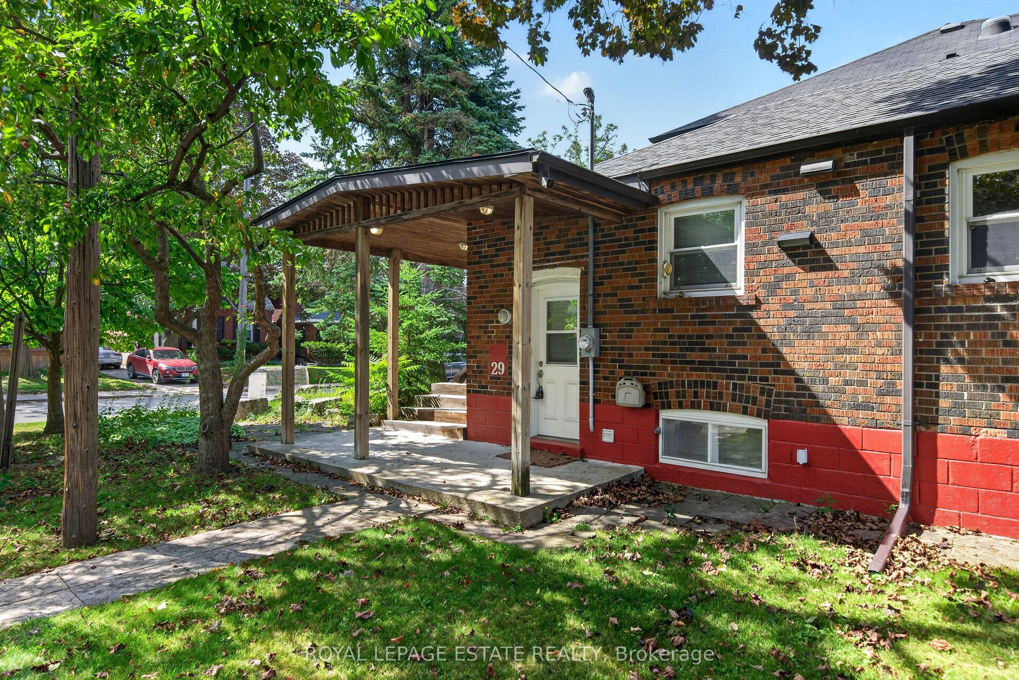 29 Red Deer Avenue Property Photo 34