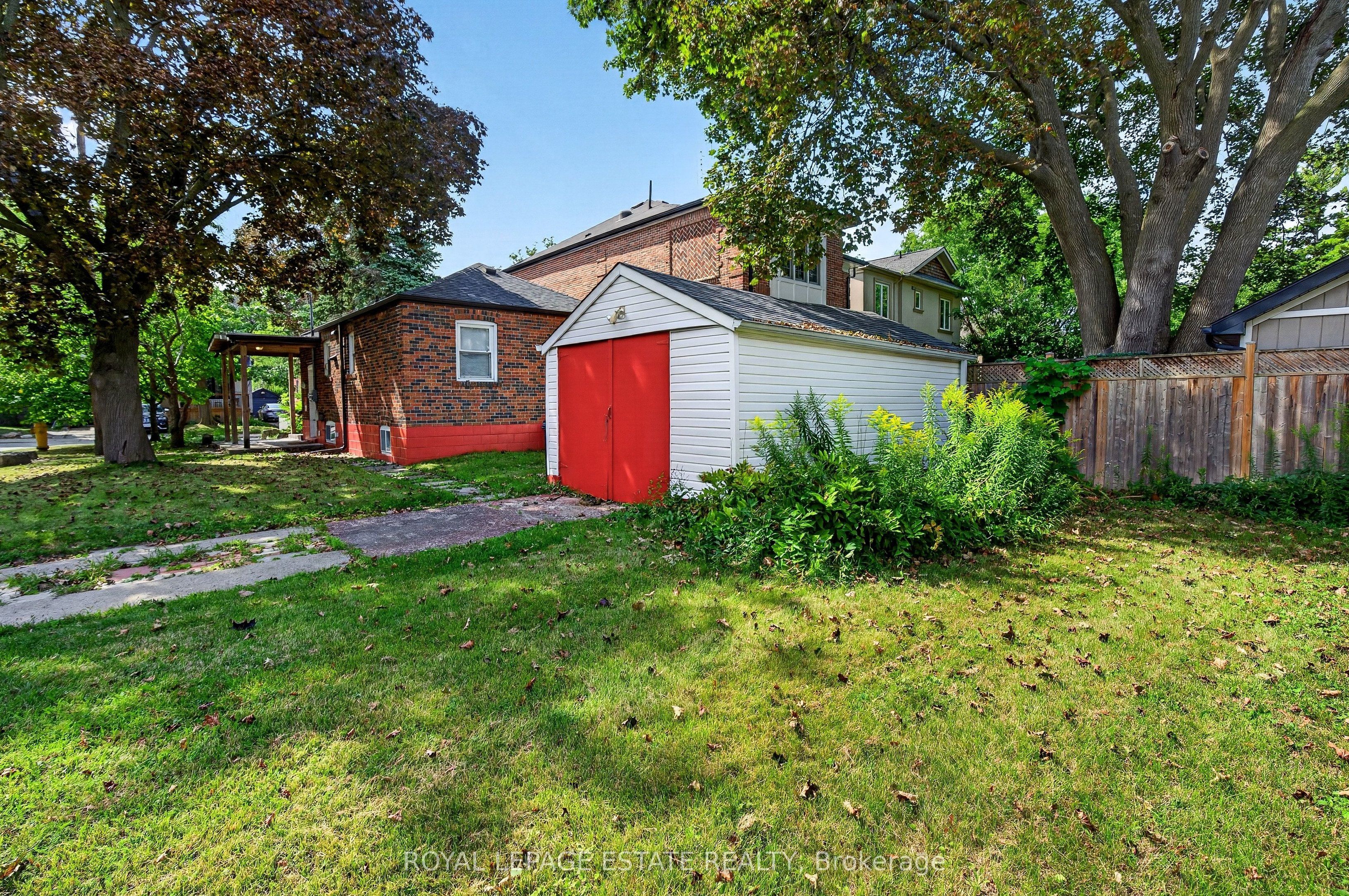 29 Red Deer Avenue Property Photo 38