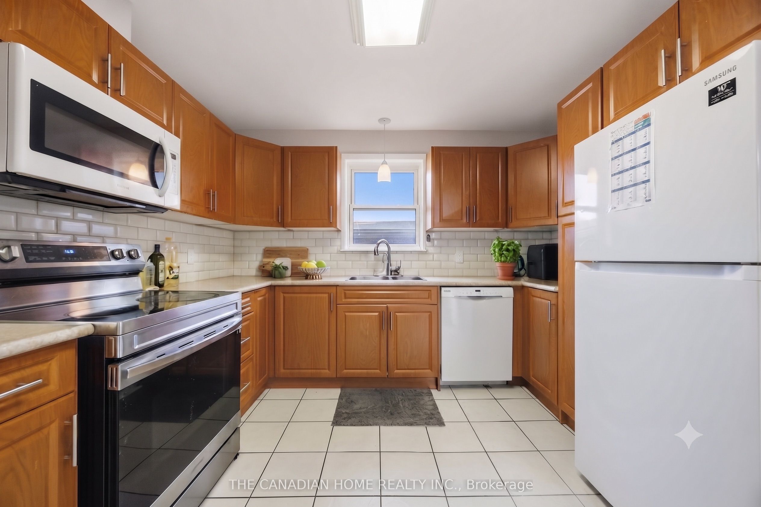 1373 Pharmacy Avenue Property Photo 12