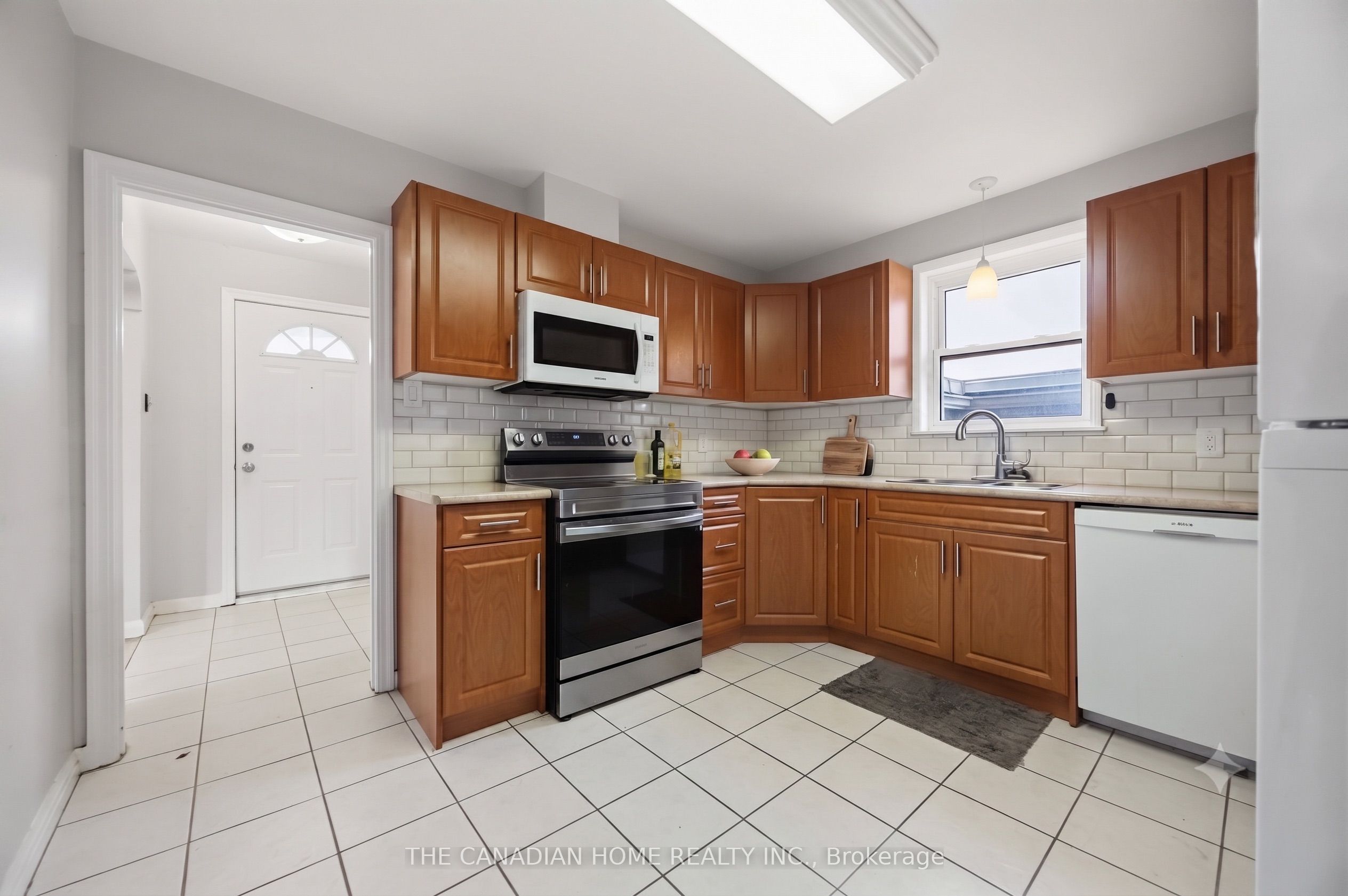 1373 Pharmacy Avenue Property Photo 14