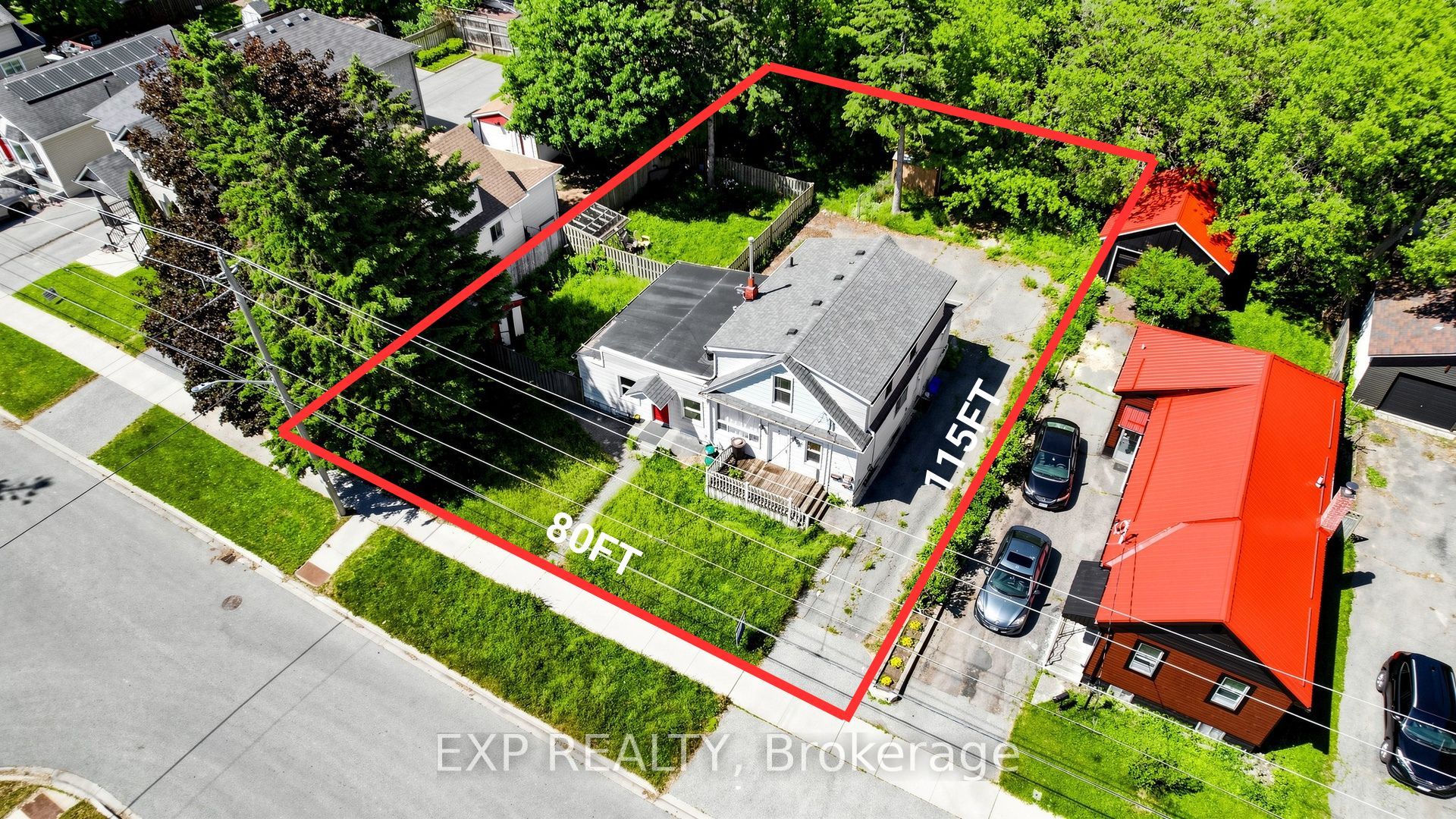 546 Park Road S Property Photo 1