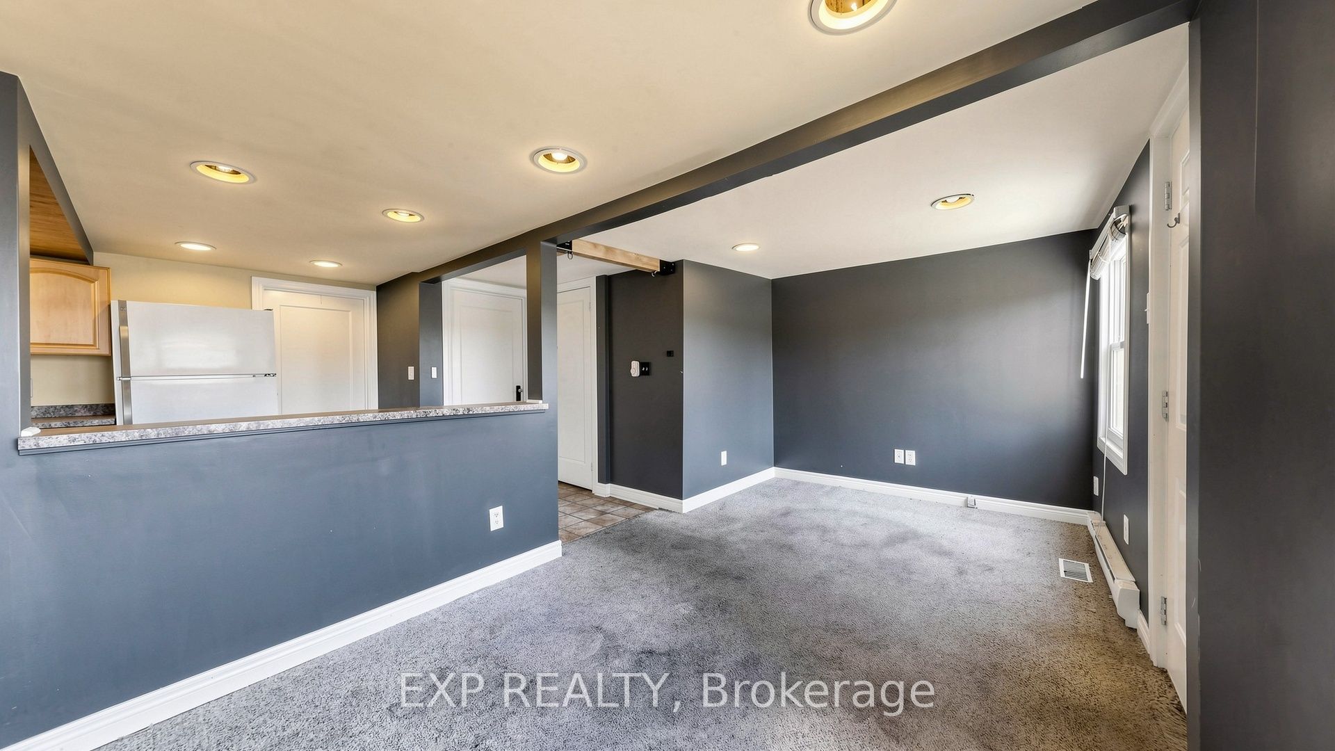 546 Park Road S Property Photo 22